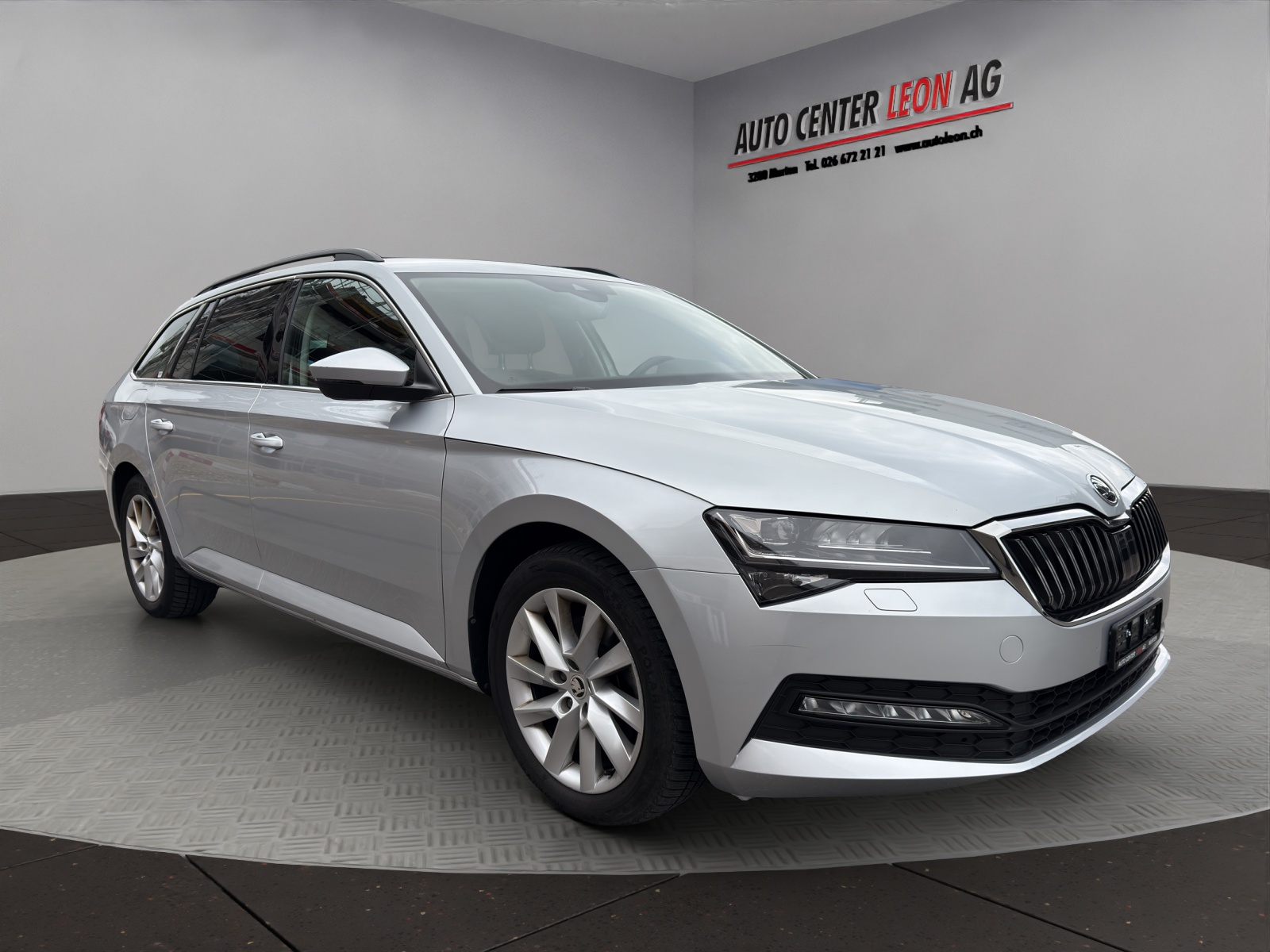 SKODA Superb Combi 2.0 TDi Ambition 4x4 DSG-image-7