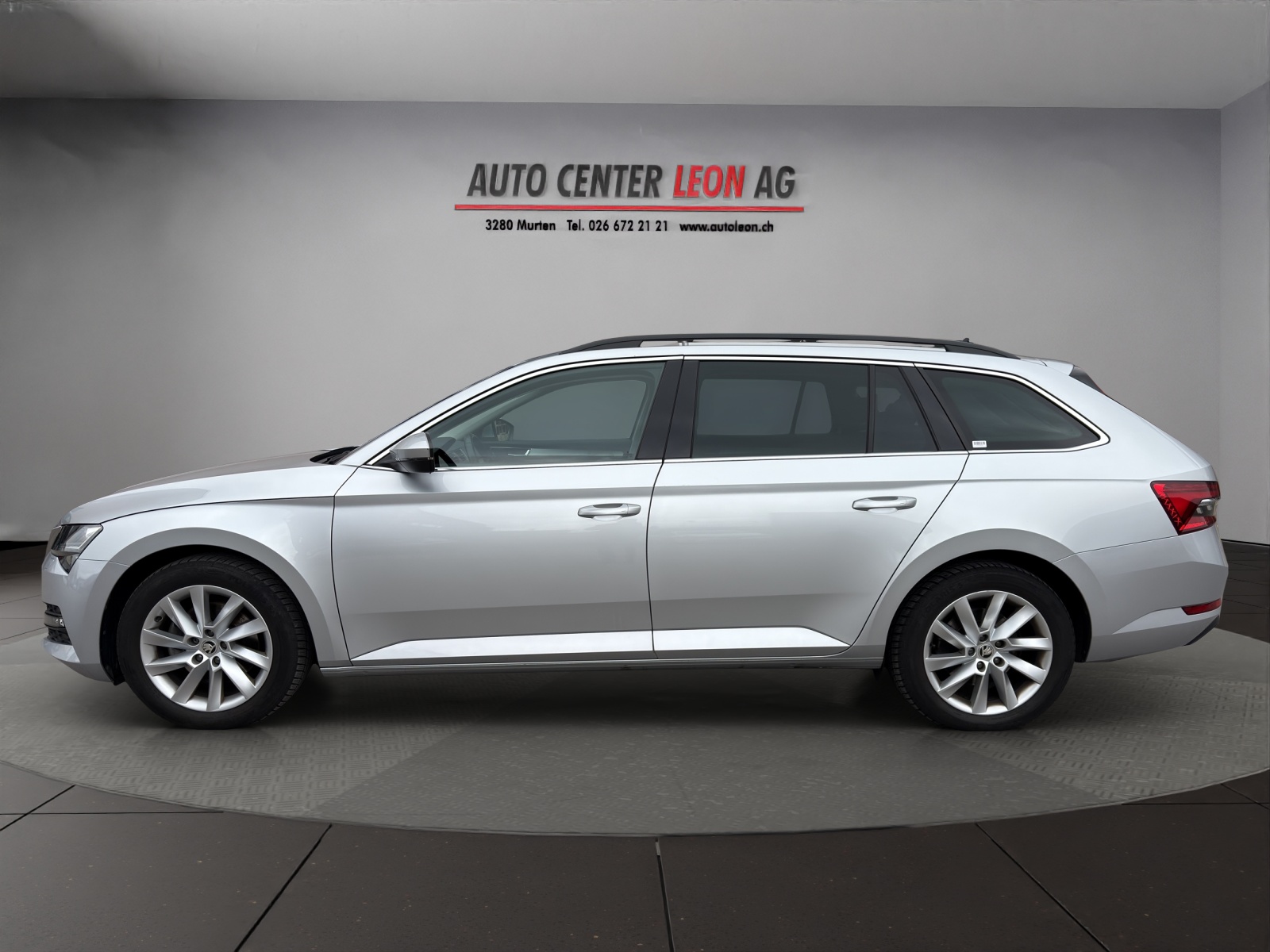 SKODA Superb Combi 2.0 TDi Ambition 4x4 DSG-image-2