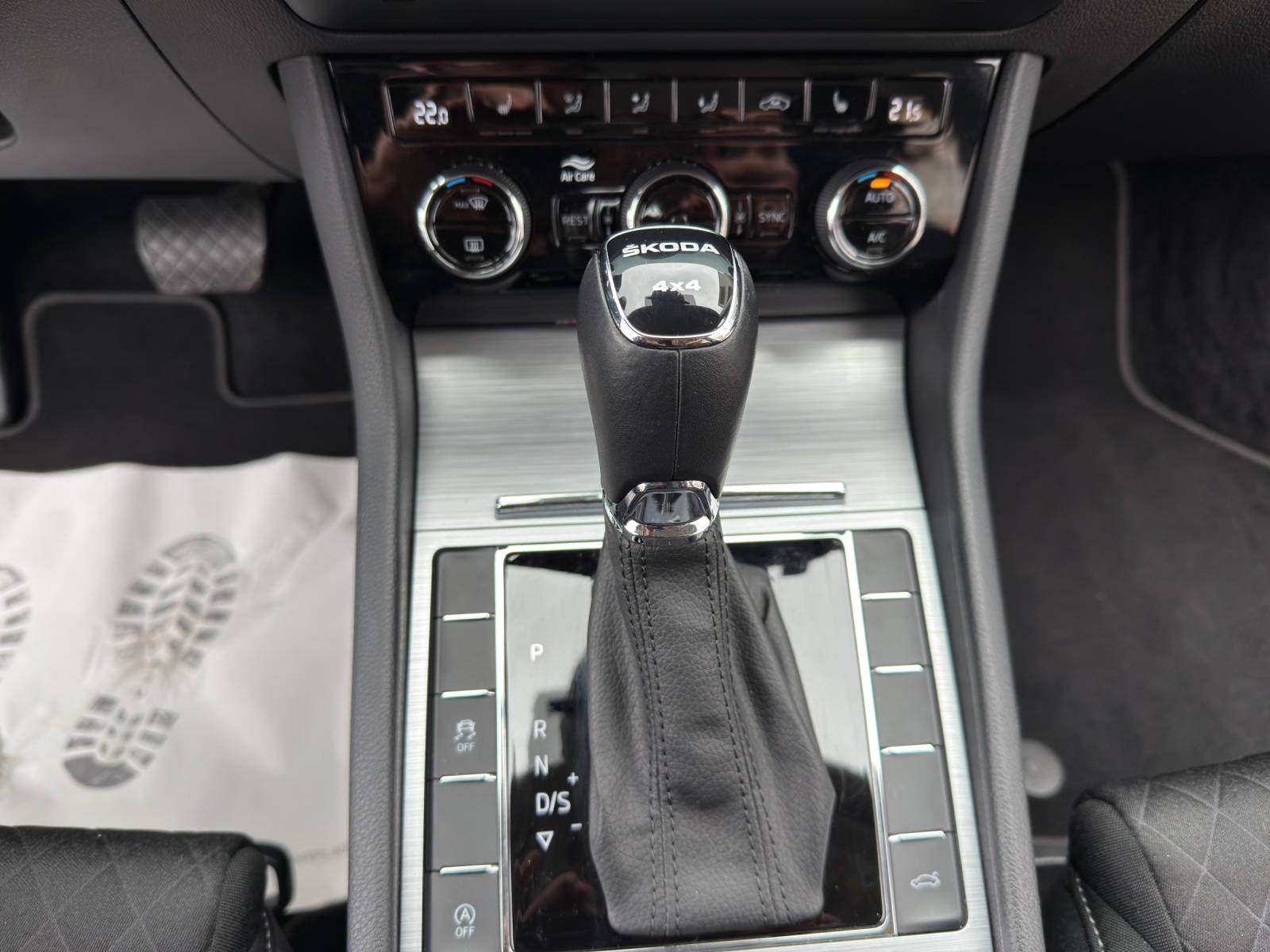 SKODA Superb Combi 2.0 TDi Ambition 4x4 DSG-image-15