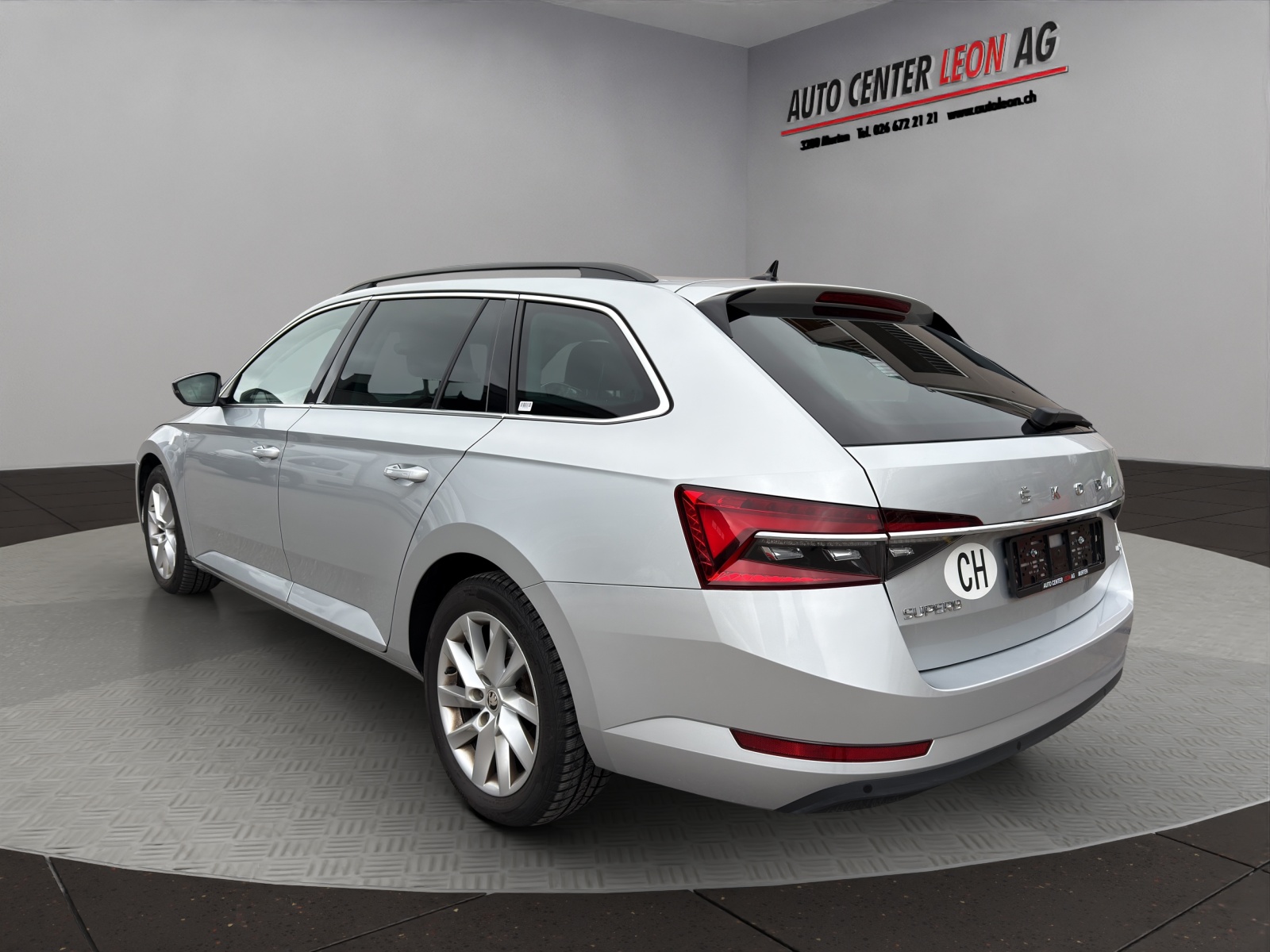 SKODA Superb Combi 2.0 TDi Ambition 4x4 DSG-image-3