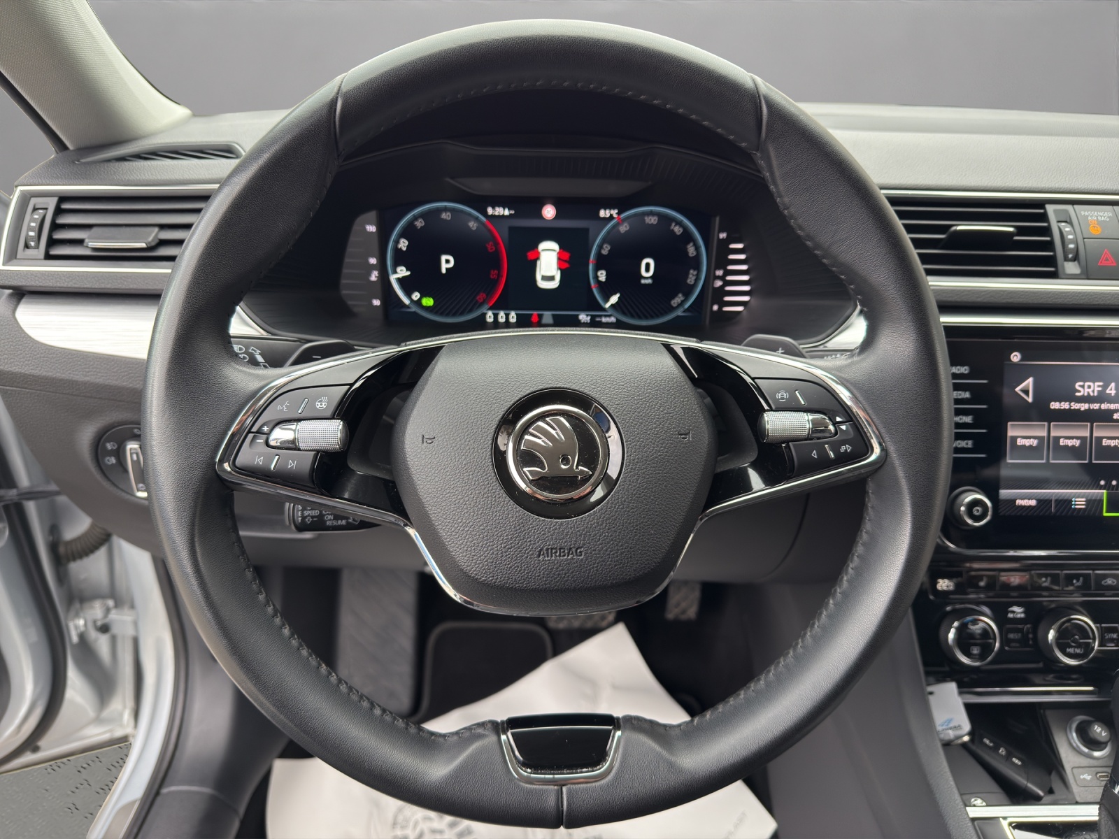 SKODA Superb Combi 2.0 TDi Ambition 4x4 DSG-image-9