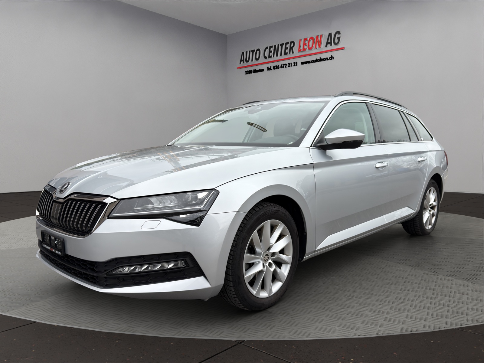 SKODA Superb Combi 2.0 TDi Ambition 4x4 DSG-image-1
