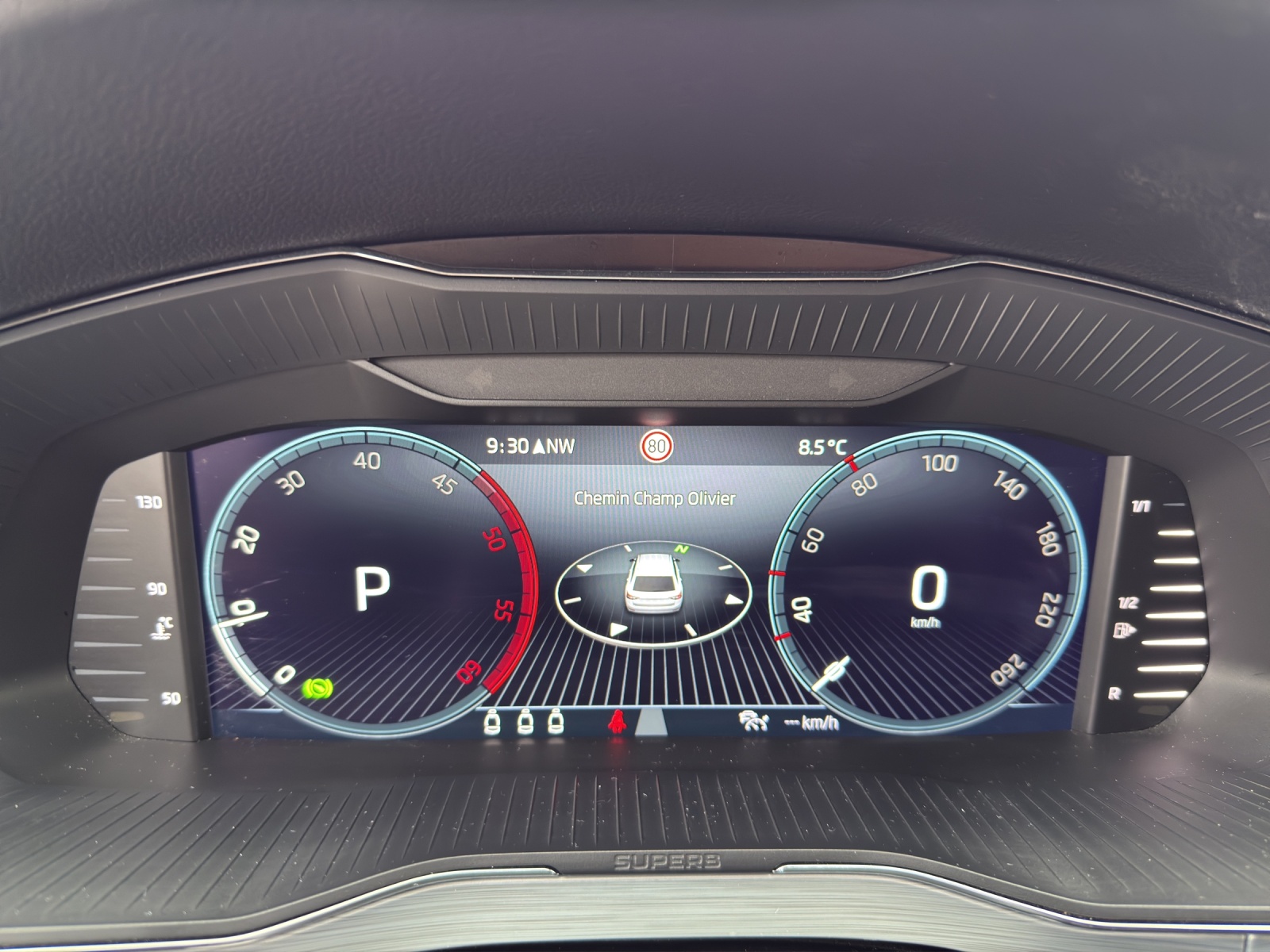 SKODA Superb Combi 2.0 TDi Ambition 4x4 DSG-image-10