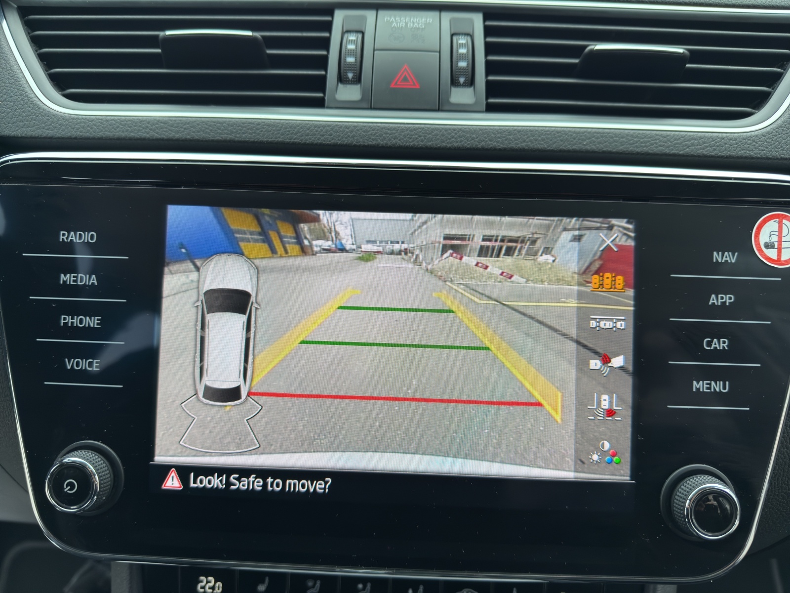 SKODA Superb Combi 2.0 TDi Ambition 4x4 DSG-image-20