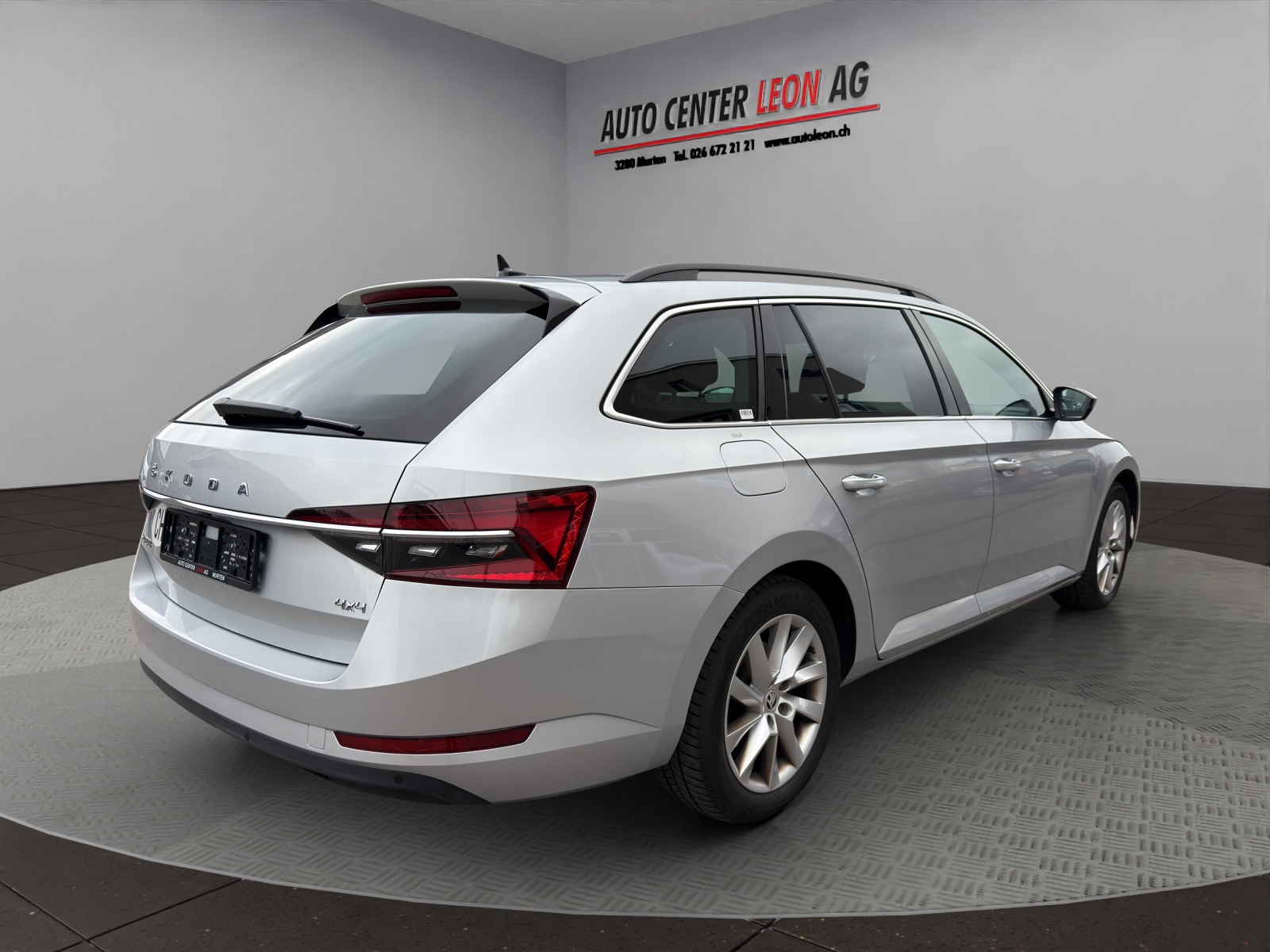 SKODA Superb Combi 2.0 TDi Ambition 4x4 DSG-image-5