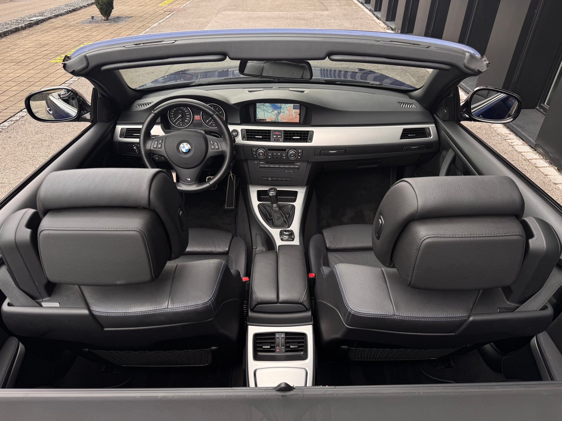 BMW 335i Cabriolet Schalter M Edition-image-13