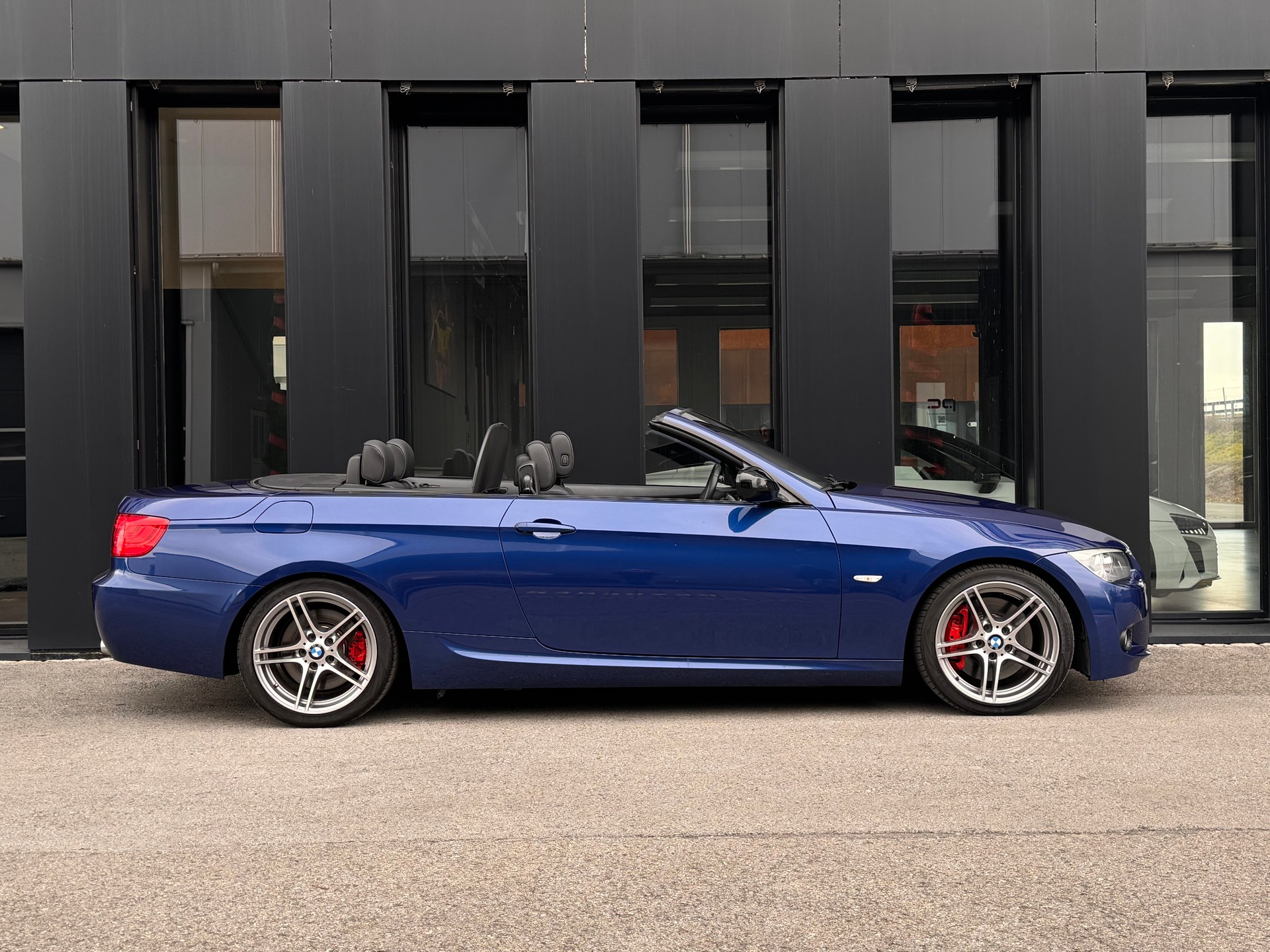 BMW 335i Cabriolet Schalter M Edition-image-9