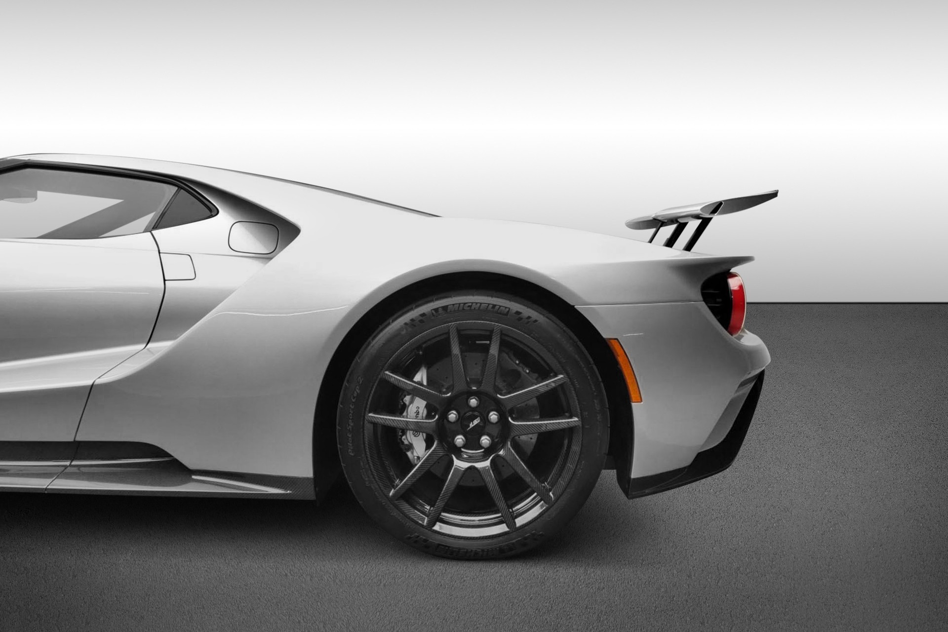 FORD GT-image-10