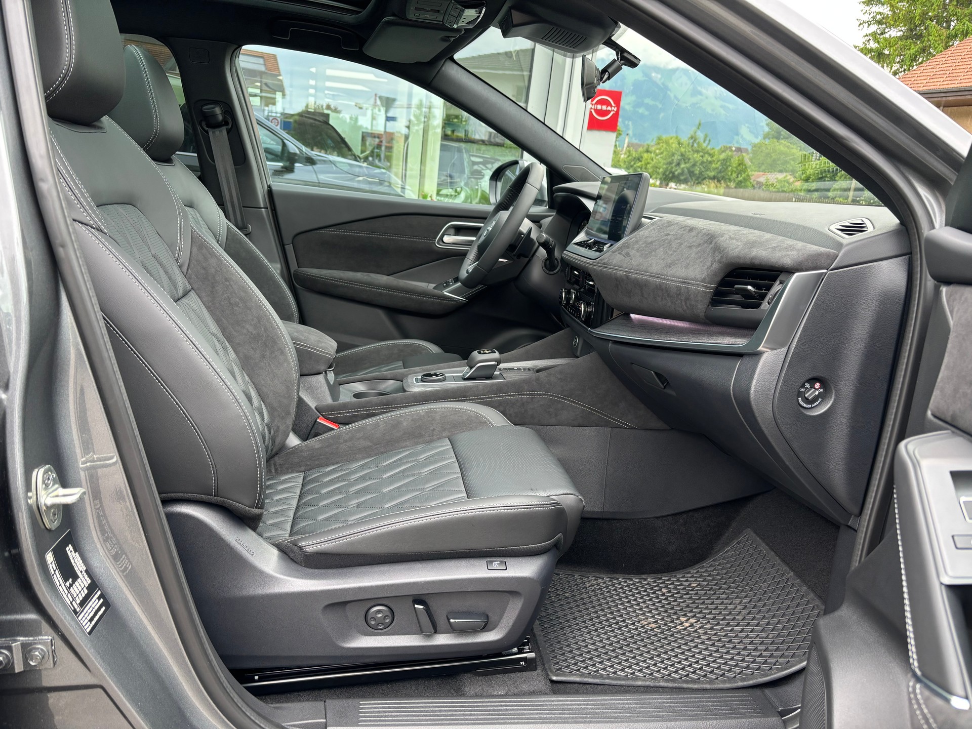 NISSAN Qashqai 1.3 MHEV Tekna+ 4x4-image-7