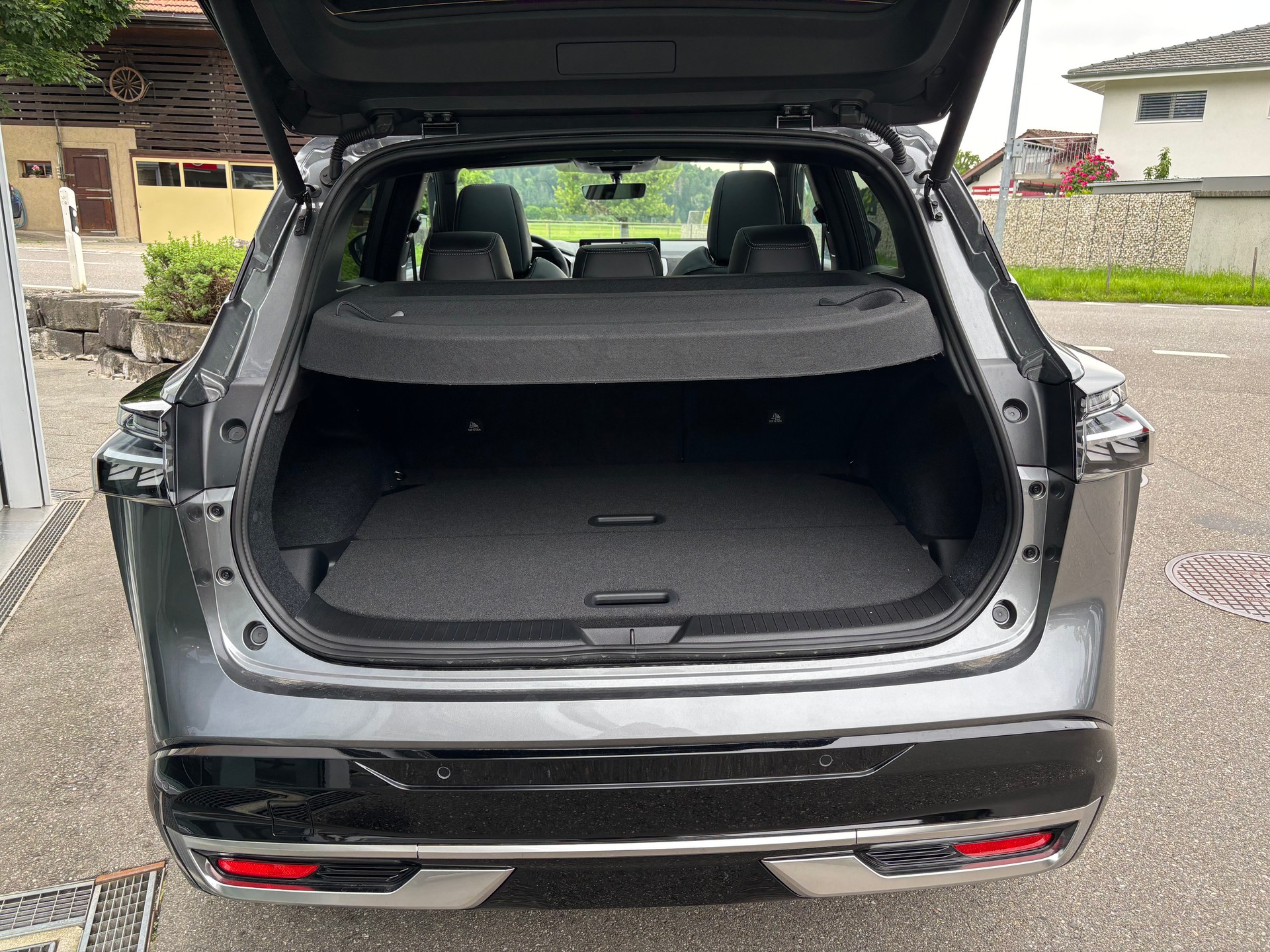 NISSAN Qashqai 1.3 MHEV Tekna+ 4x4-image-4