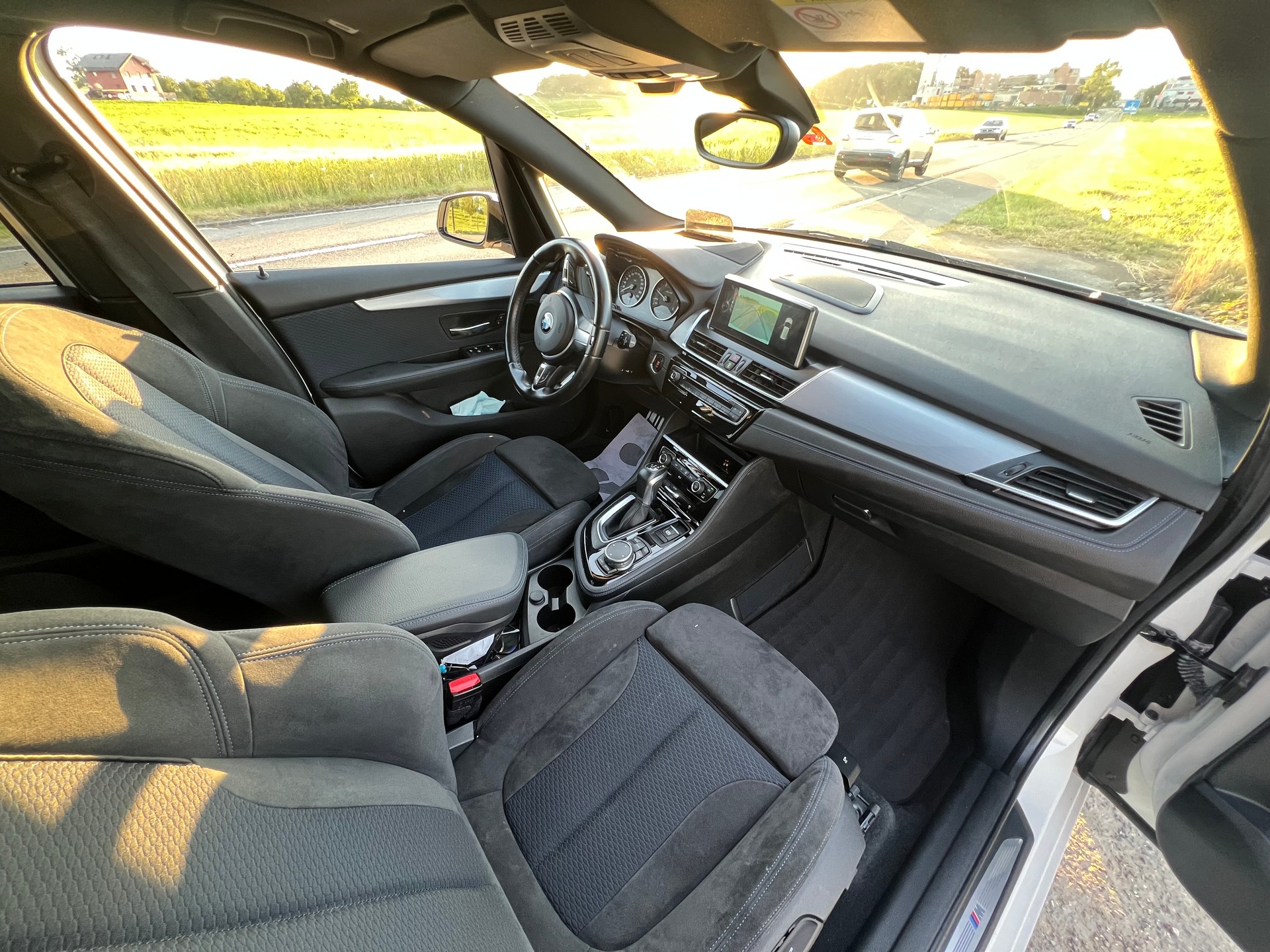 BMW 220d xDrive Active Tourer M Sport Steptronic-image-7