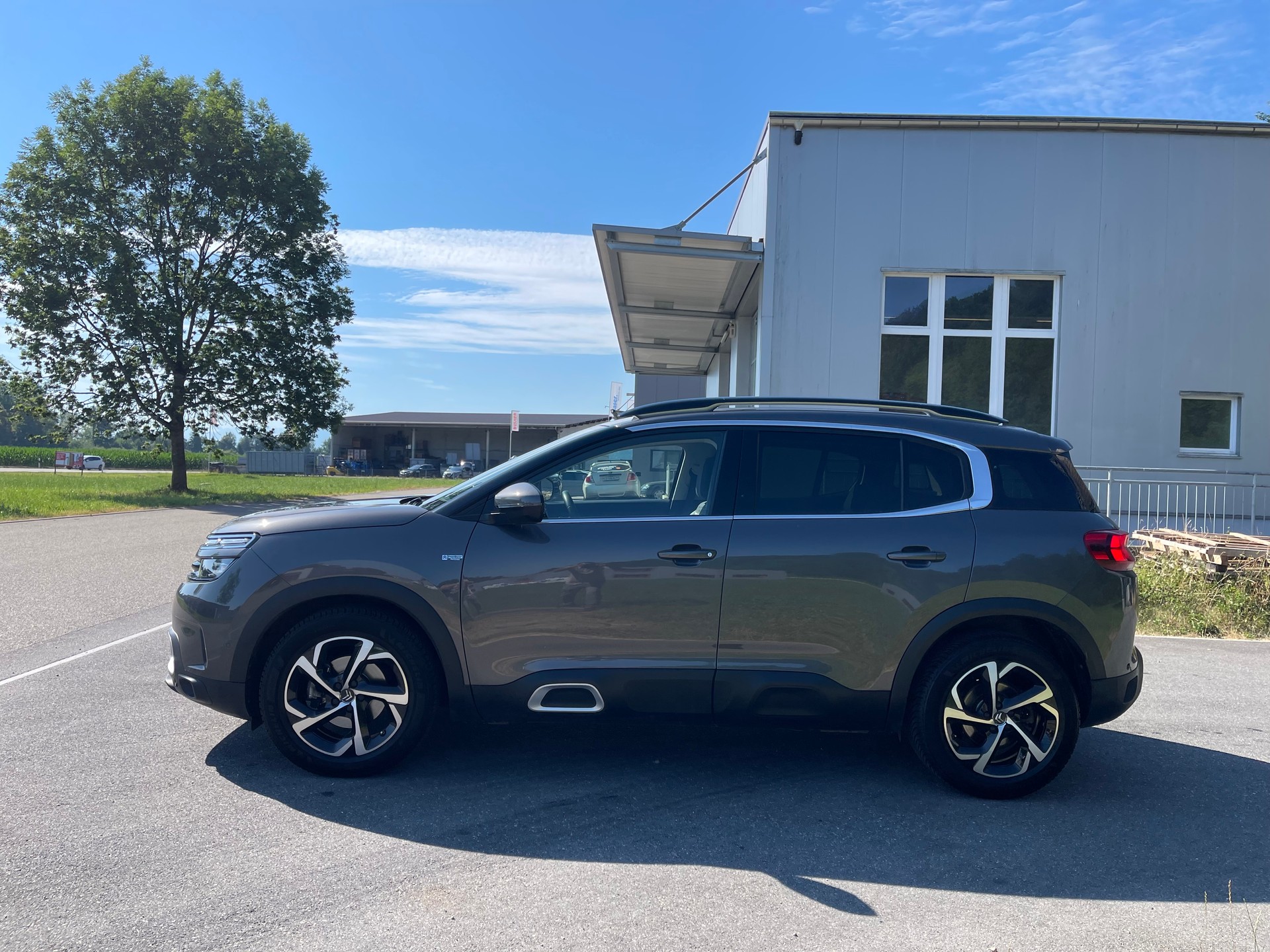 CITROEN C5 Aircross 1.6i PureTech Shine EAT8-image-1