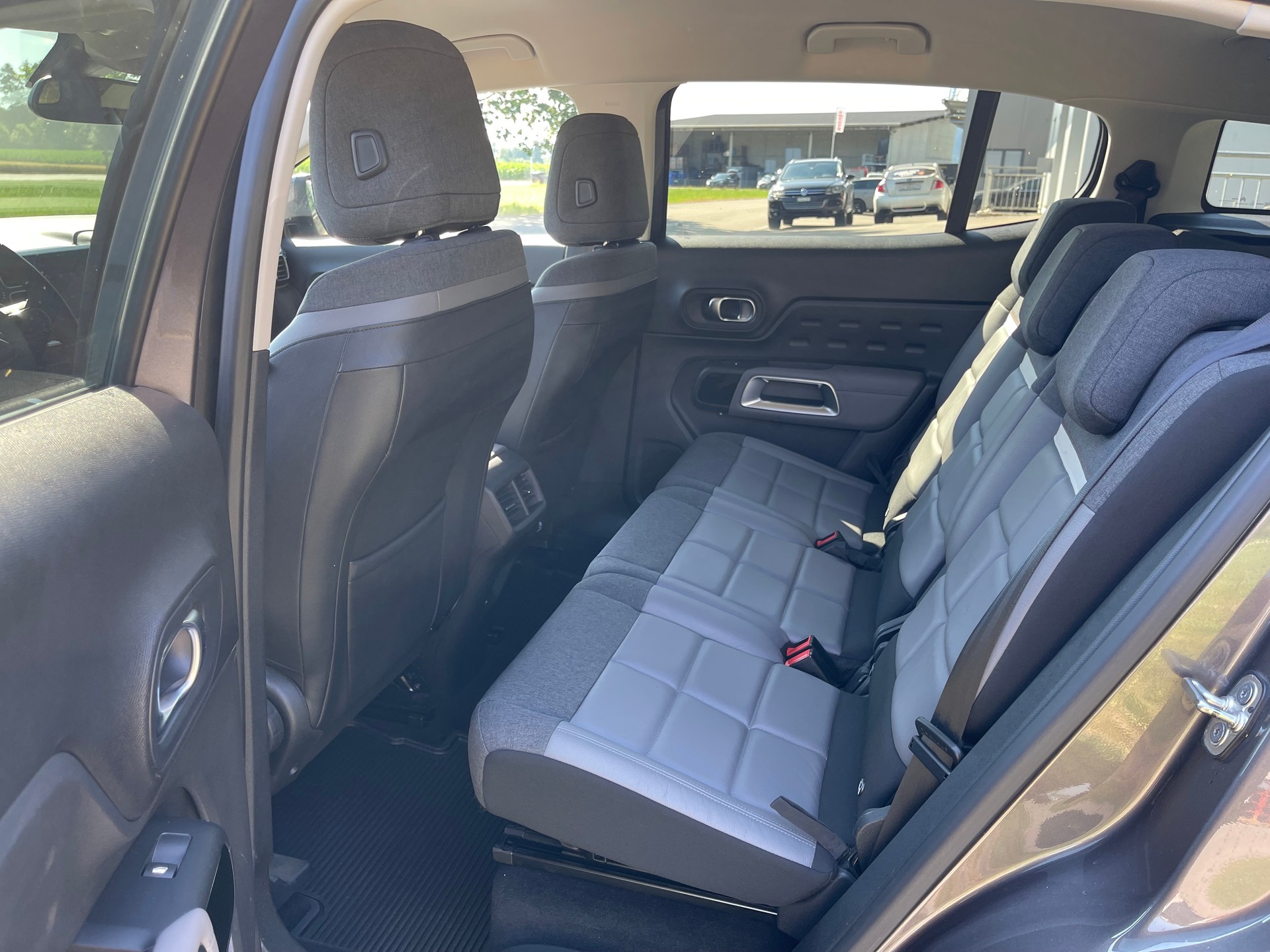 CITROEN C5 Aircross 1.6i PureTech Shine EAT8-image-8