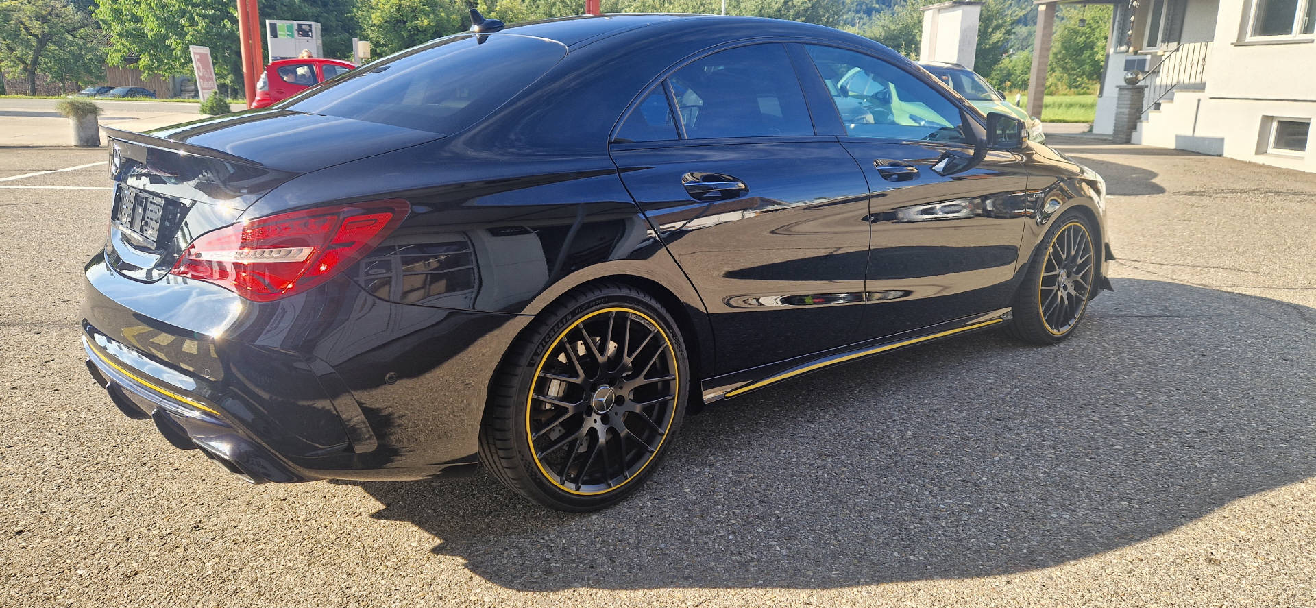 MERCEDES-BENZ CLA 45 AMG *Yellow Night Edition* 4m-image-12