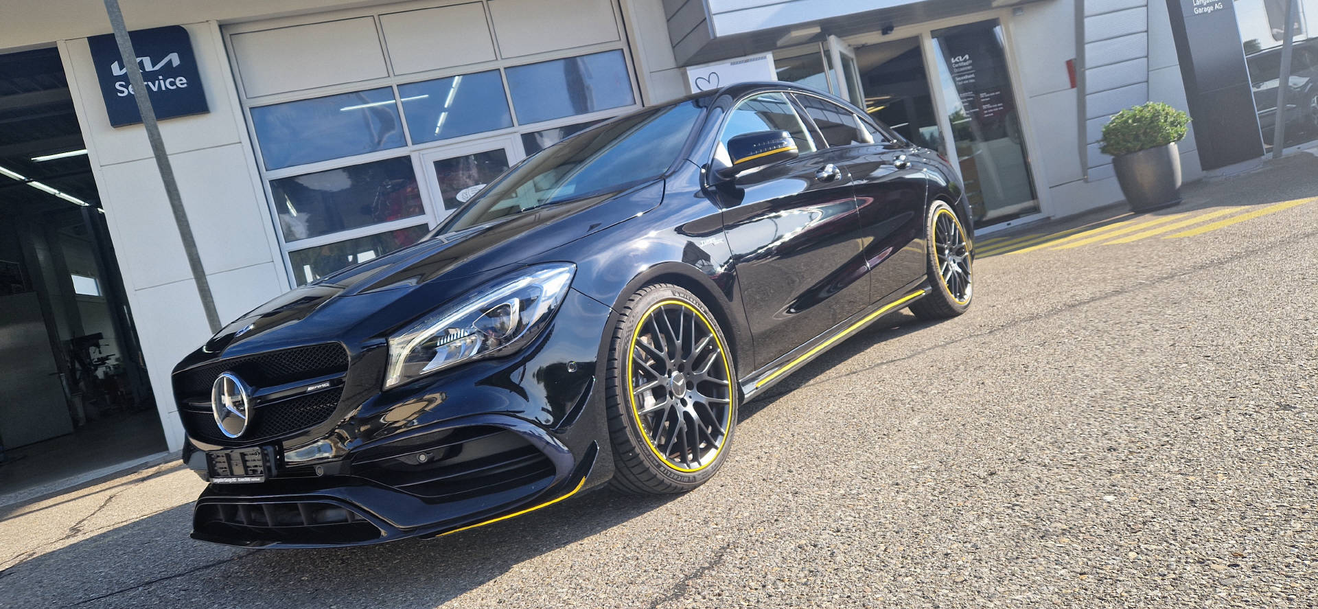 MERCEDES-BENZ CLA 45 AMG *Yellow Night Edition* 4m-image-0