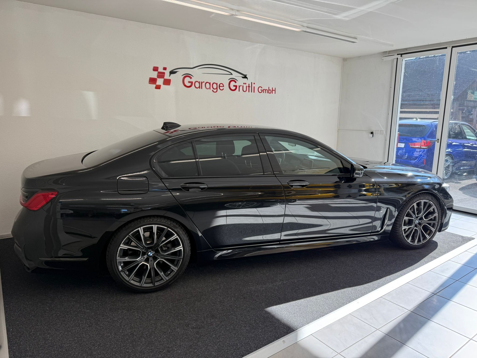 BMW 730d xDrive Steptronic-showroom-element-2