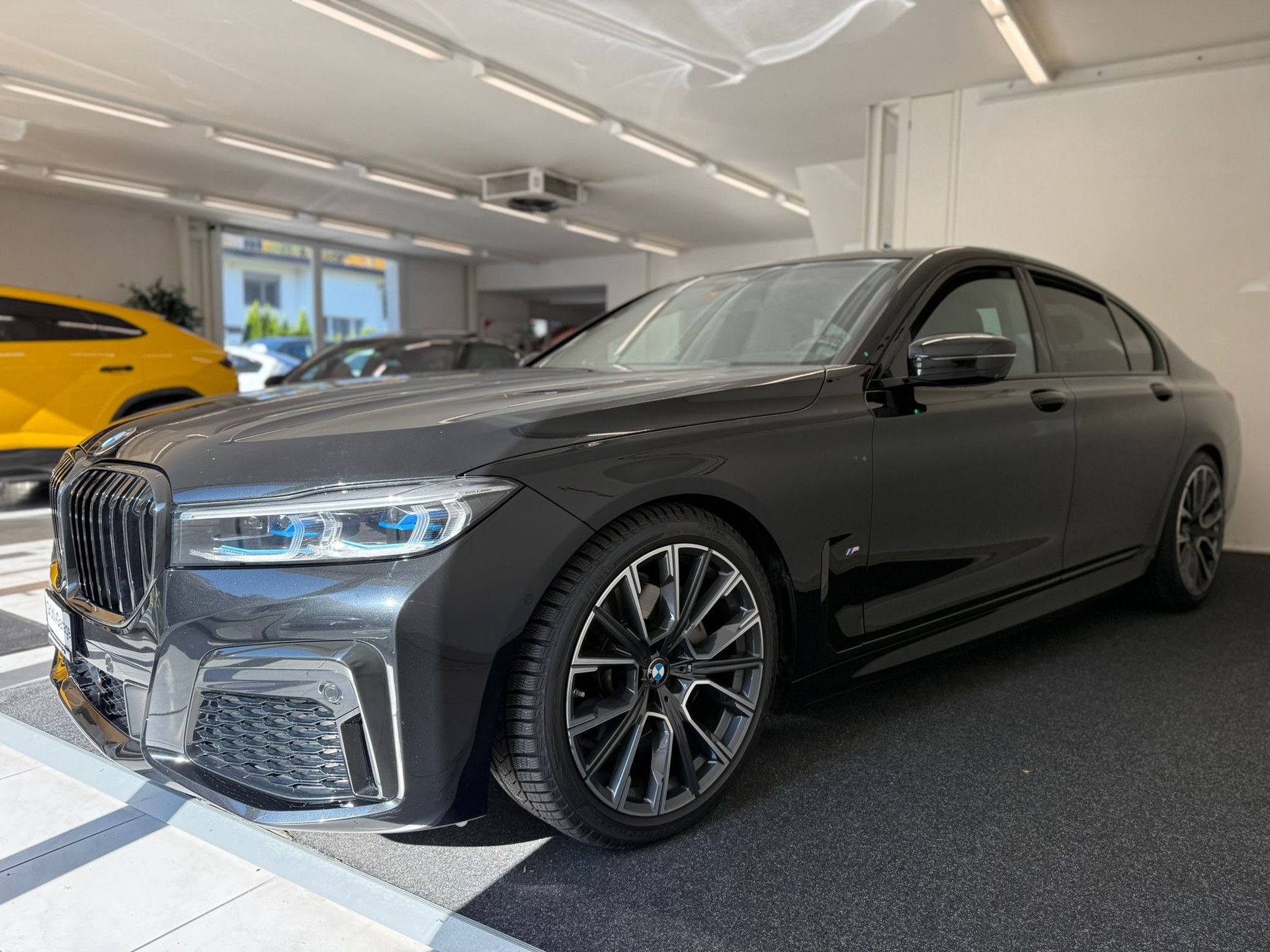 BMW 730d xDrive Steptronic-image-6