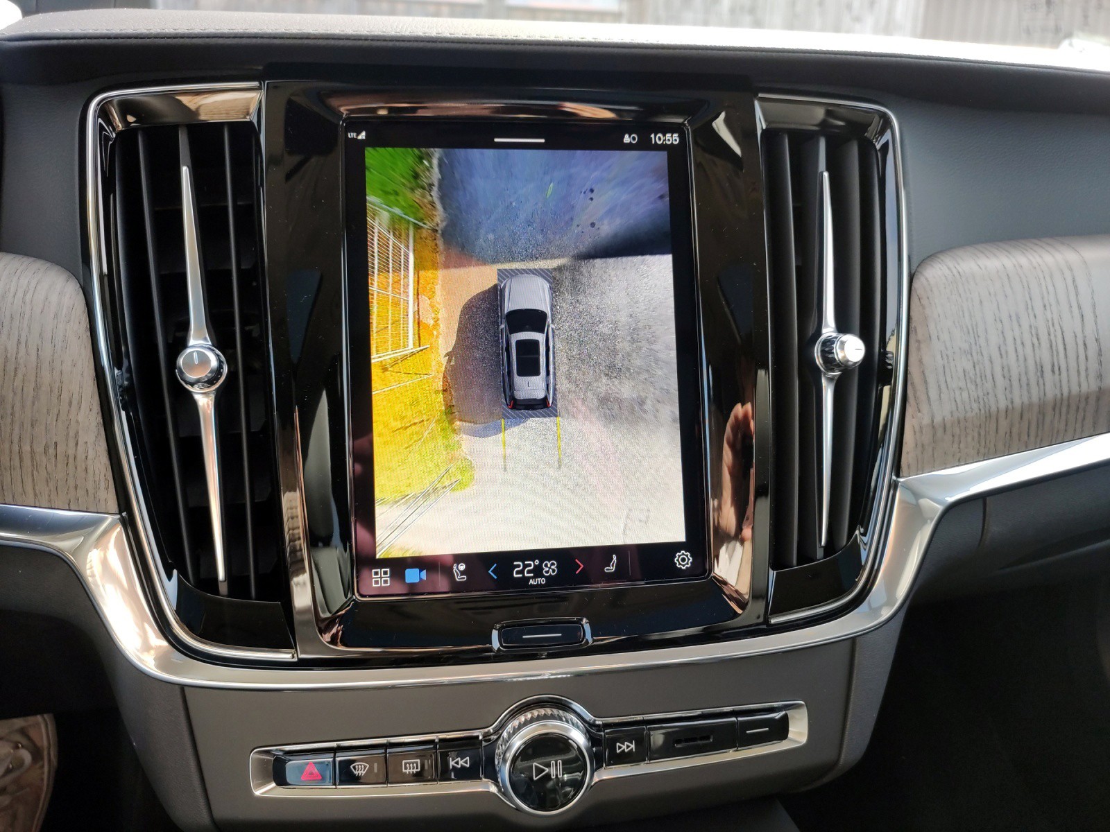 VOLVO V90 Cross Country 2.0 B4 Ultimate AWD-image-13