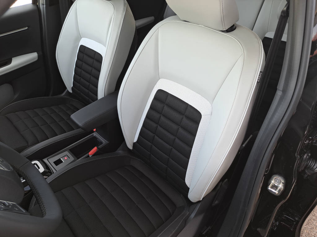 CITROEN C3 Aircross 1.2 Hybrid Max 145cv - 7 places-image-8