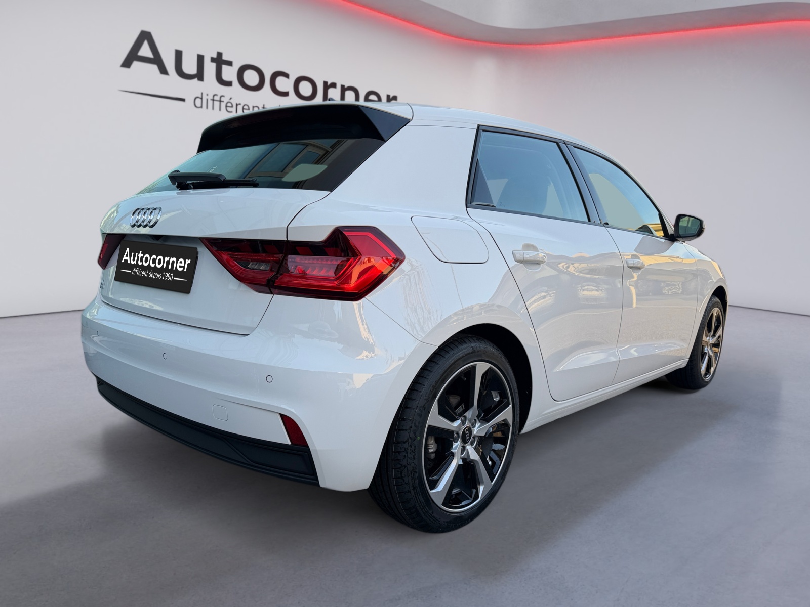 AUDI A1 Sportback 30 TFSI Attraction S-tronic-image-4
