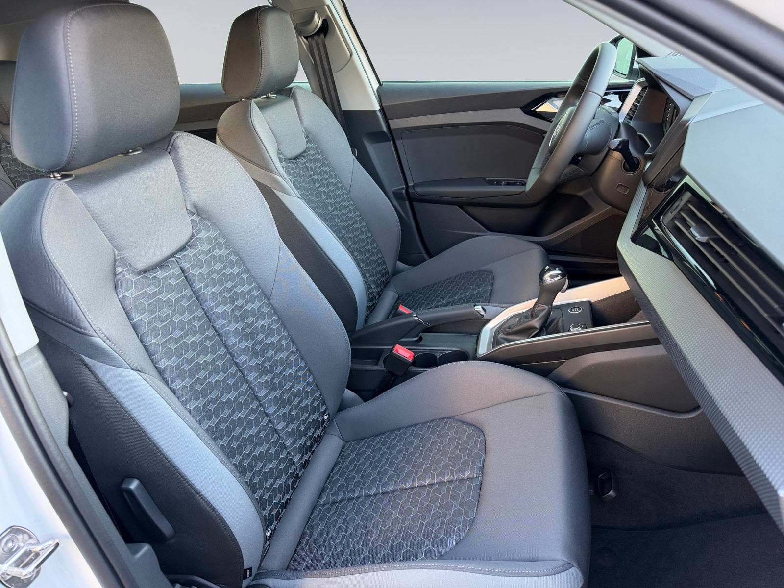 AUDI A1 Sportback 30 TFSI Attraction S-tronic-image-12