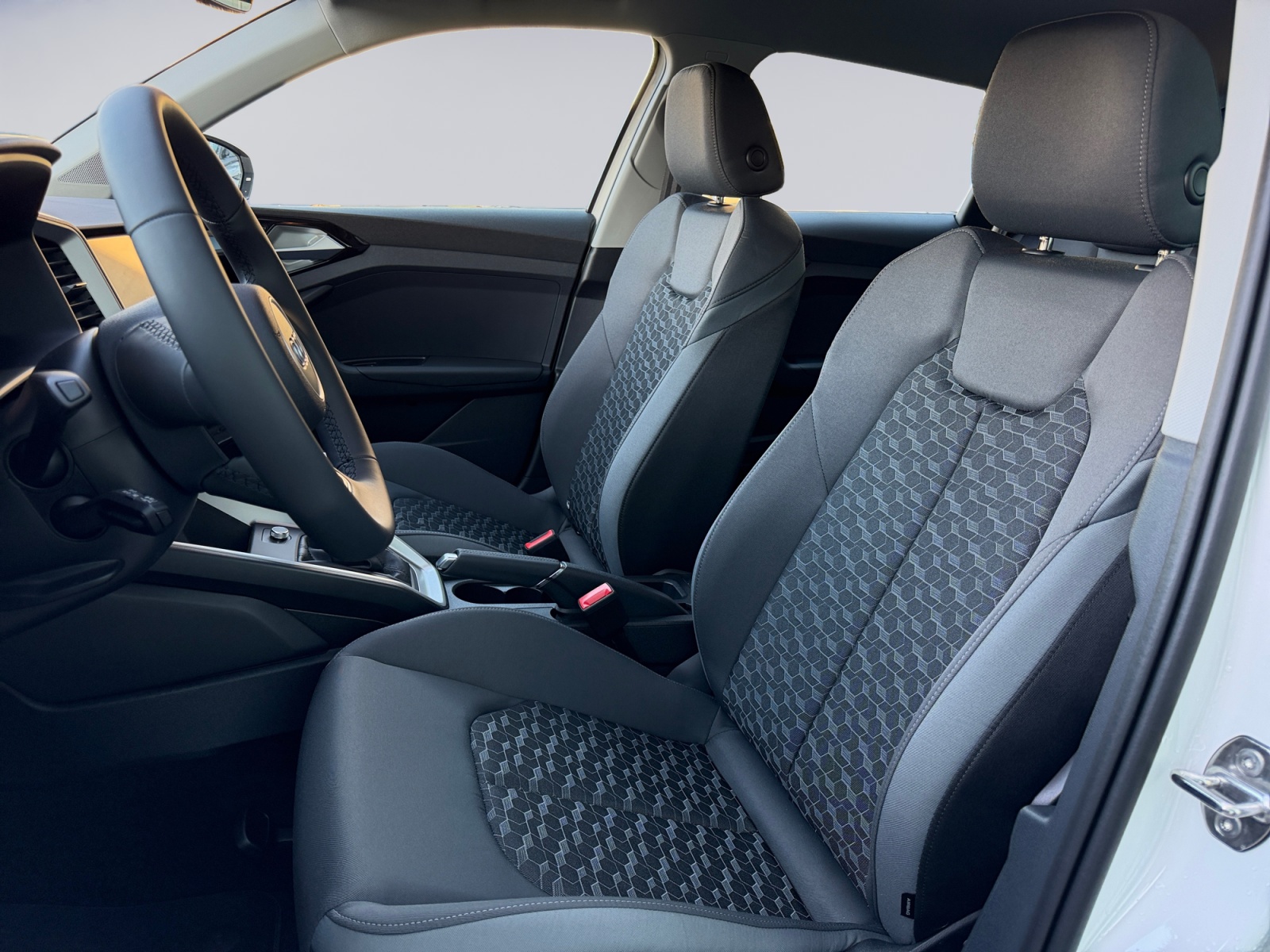 AUDI A1 Sportback 30 TFSI Attraction S-tronic-image-6