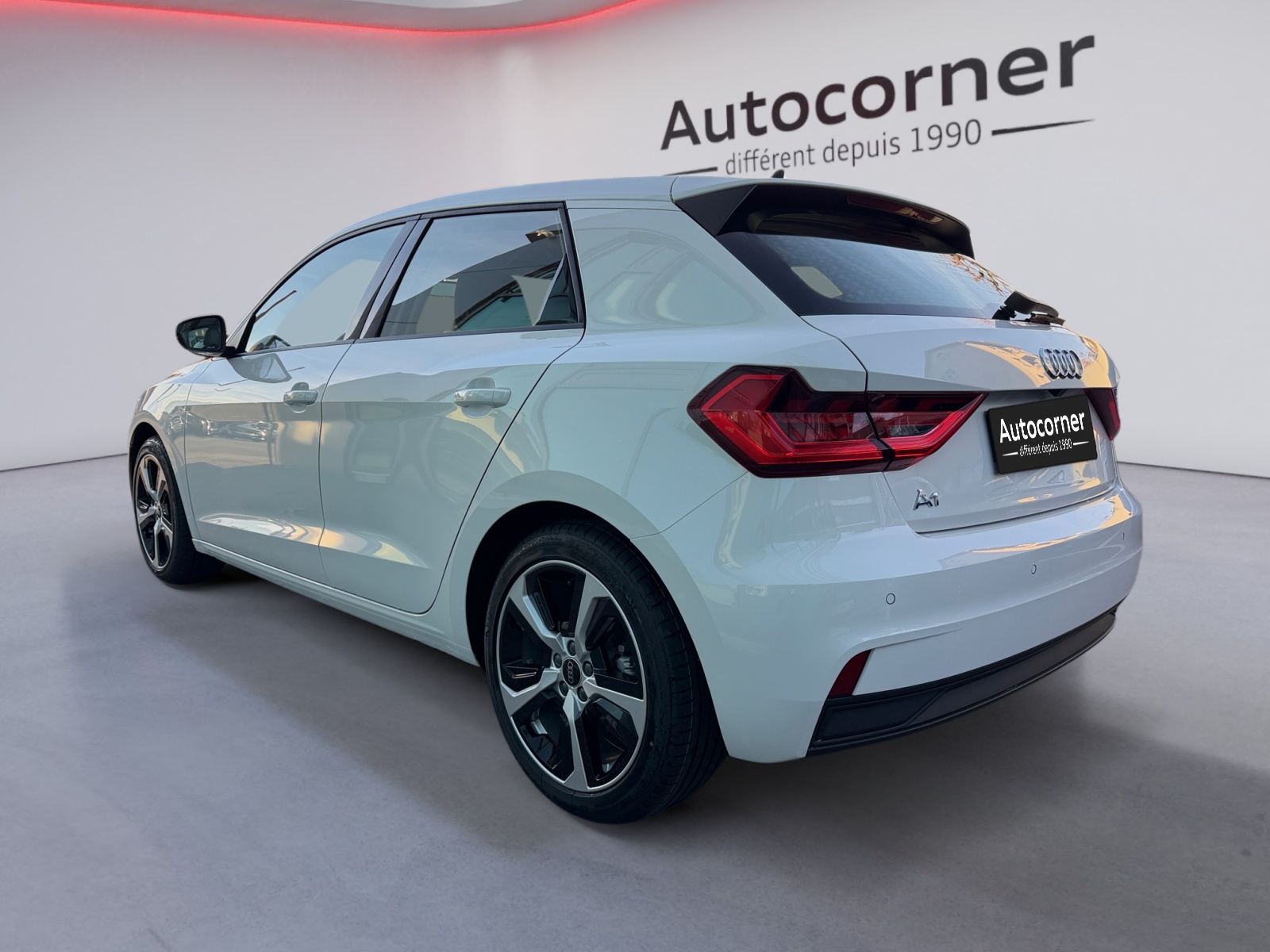 AUDI A1 Sportback 30 TFSI Attraction S-tronic-image-2