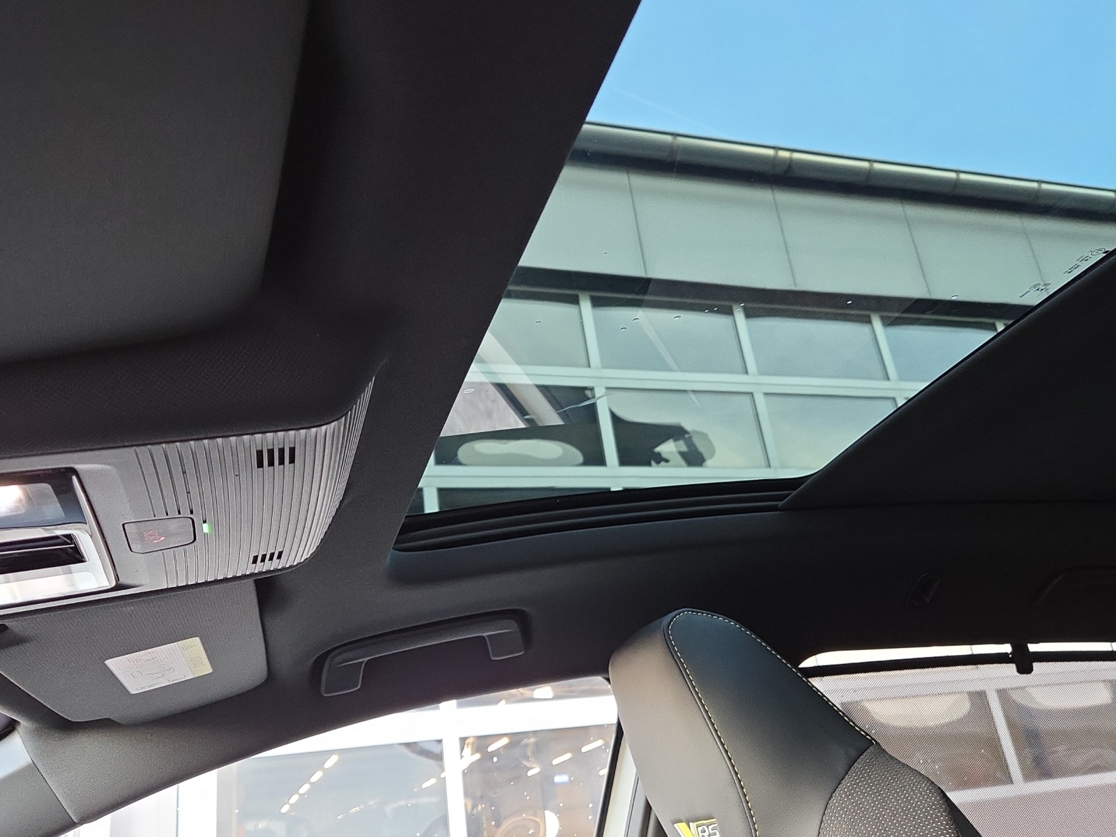 SKODA Enyaq 4x4 RS-image-10
