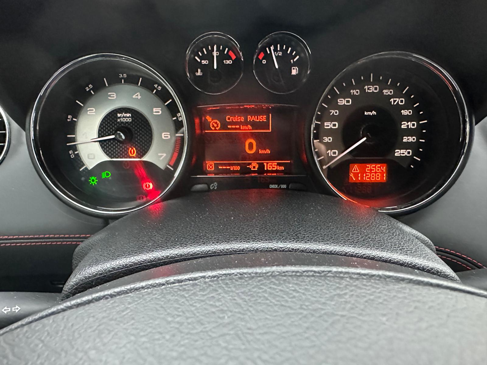PEUGEOT RCZ 1.6 Turbo GT Line-image-13