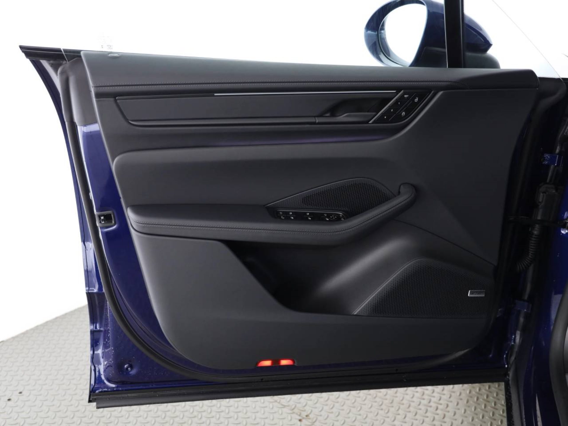 PORSCHE Macan 4S-image-17