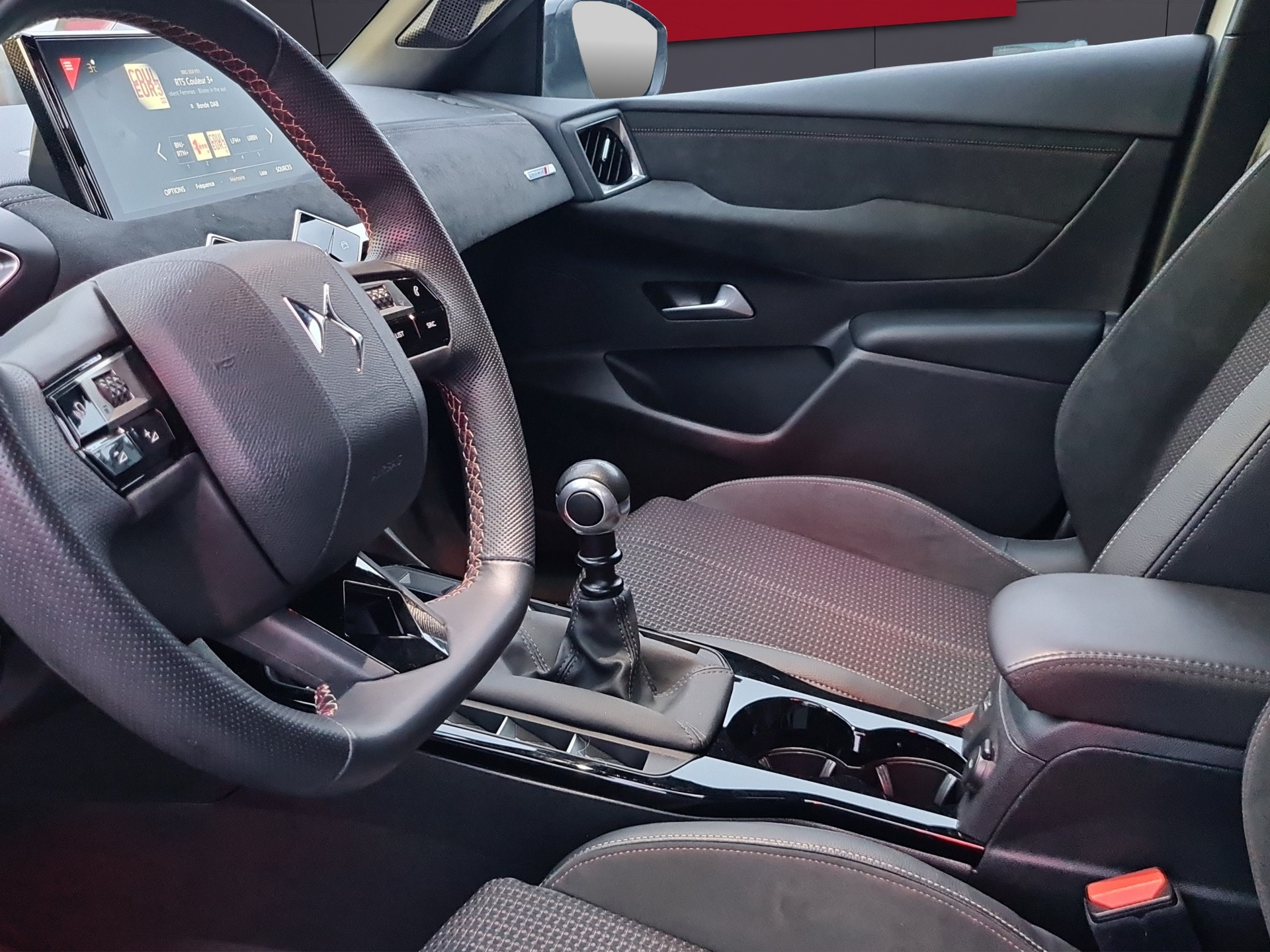 DS AUTOMOBILES DS3 1.2 Performance Line-image-4