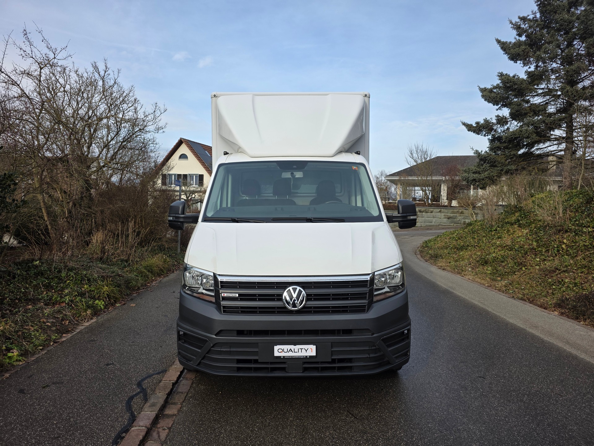 VW Crafter 35 2.0 TDI L4 4Motion-image-1