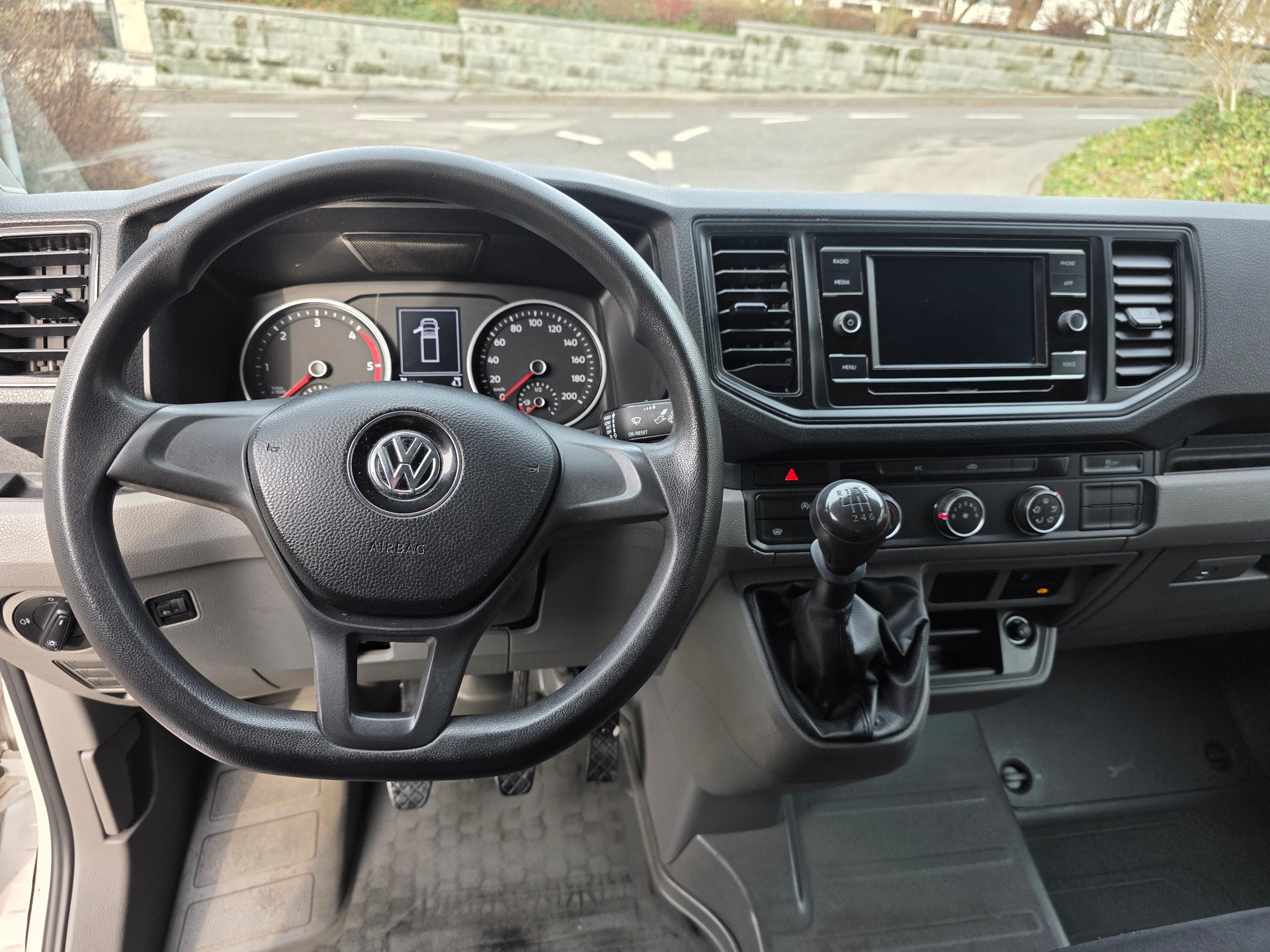 VW Crafter 35 2.0 TDI L4 4Motion-image-11