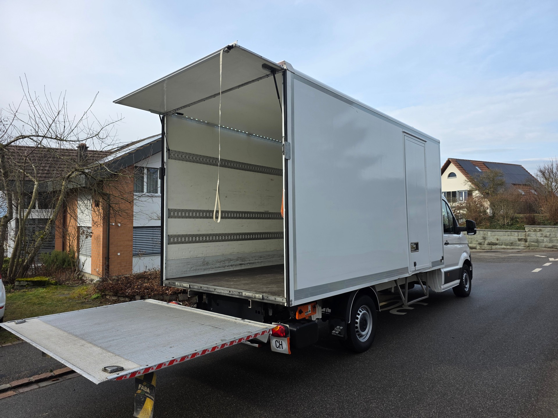 VW Crafter 35 2.0 TDI L4 4Motion-image-8