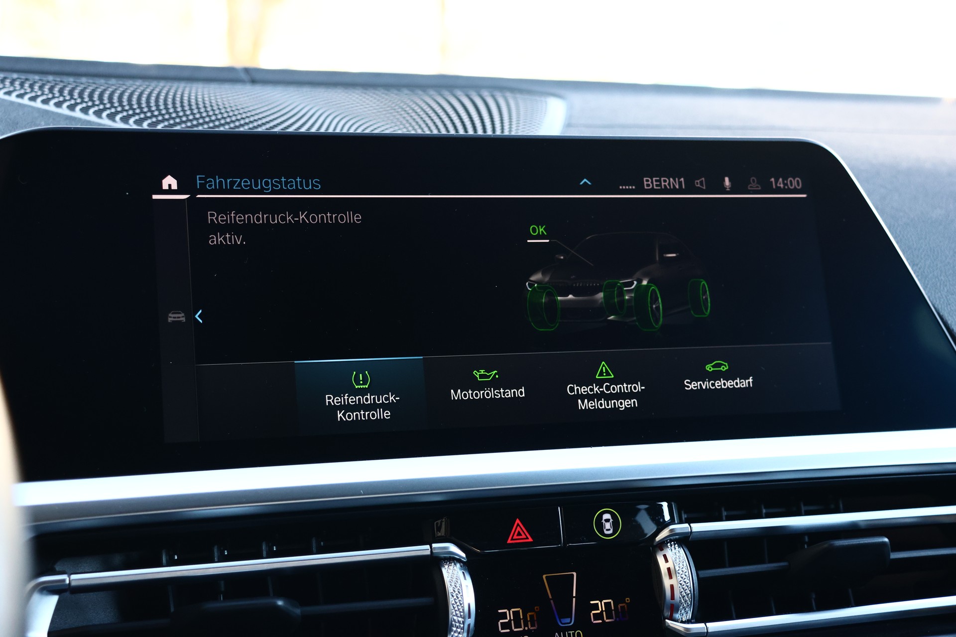 BMW 330e Steptronic M Sport (CH)-image-17