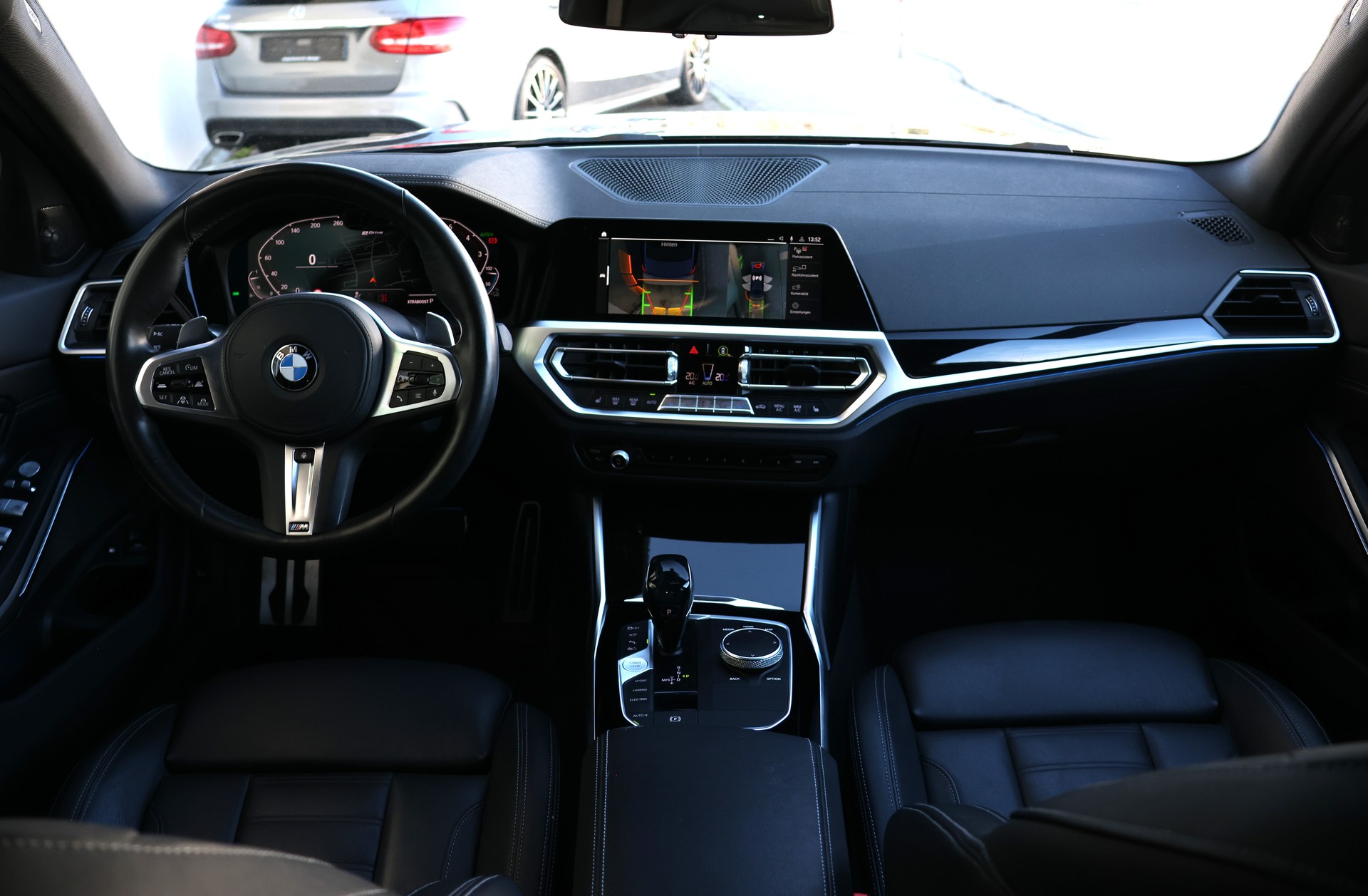 BMW 330e Steptronic M Sport (CH)-image-11