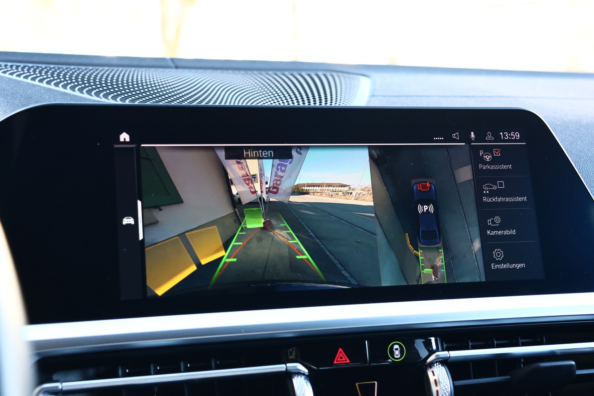BMW 330e Steptronic M Sport (CH)-image-12