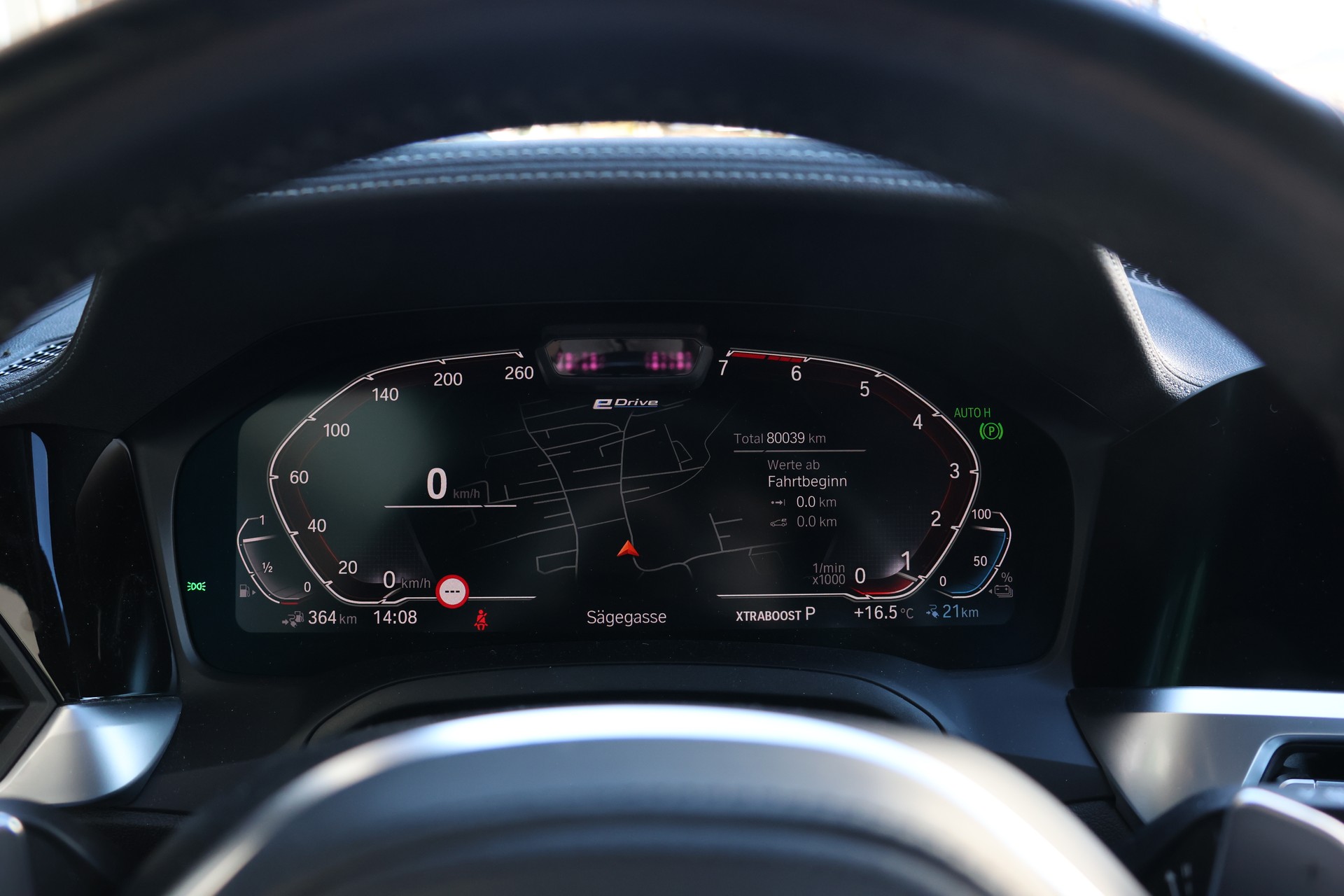 BMW 330e Steptronic M Sport (CH)-image-28