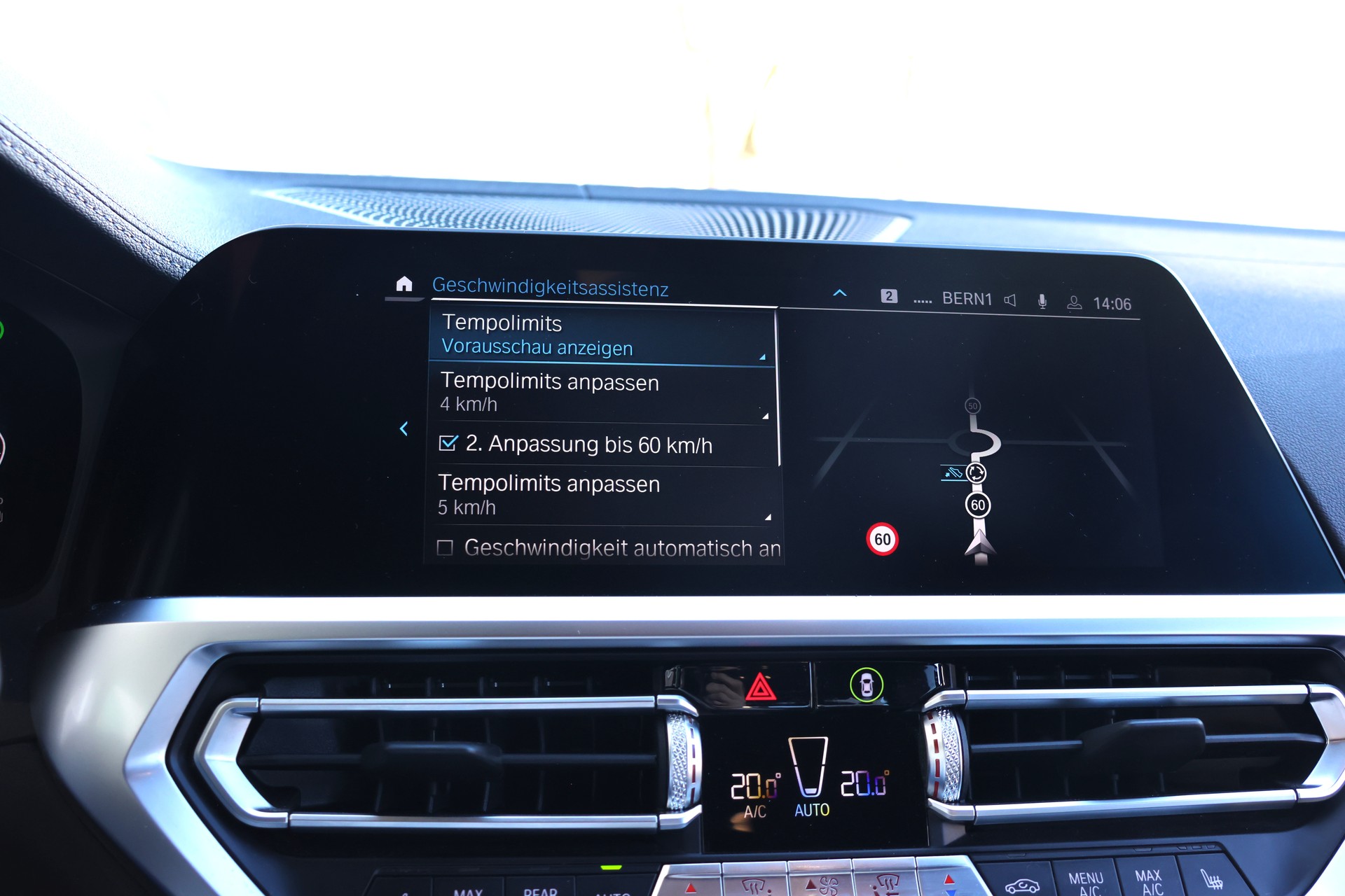 BMW 330e Steptronic M Sport (CH)-image-25