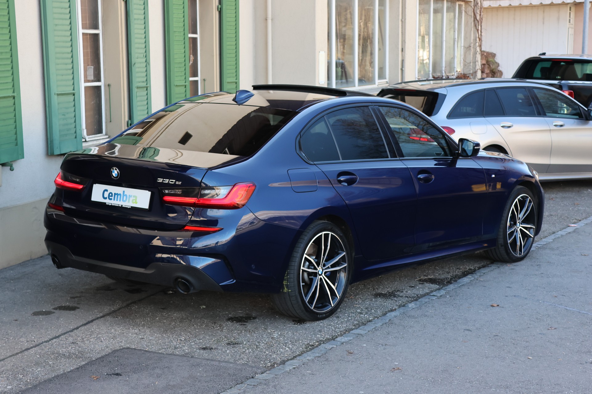 BMW 330e Steptronic M Sport (CH)-image-3