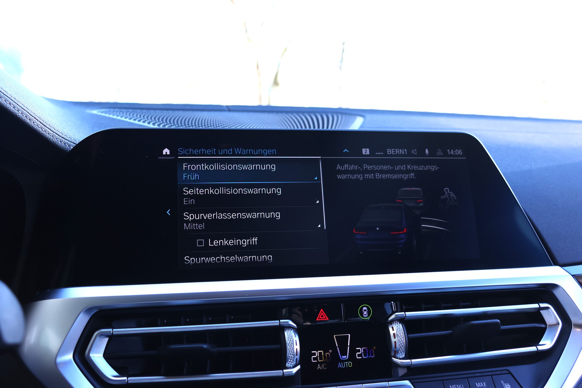 BMW 330e Steptronic M Sport (CH)-image-23