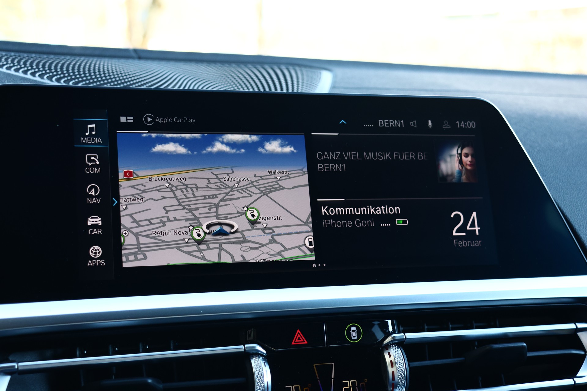 BMW 330e Steptronic M Sport (CH)-image-16