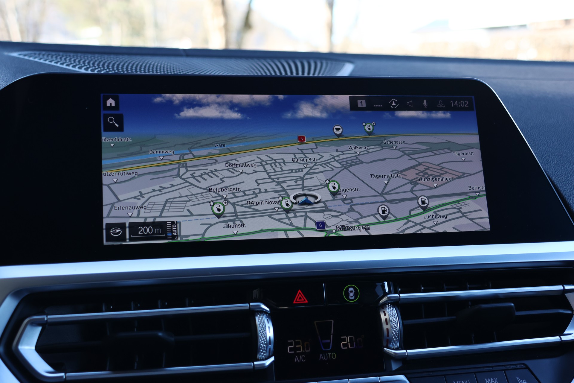 BMW 330e Steptronic M Sport (CH)-image-15