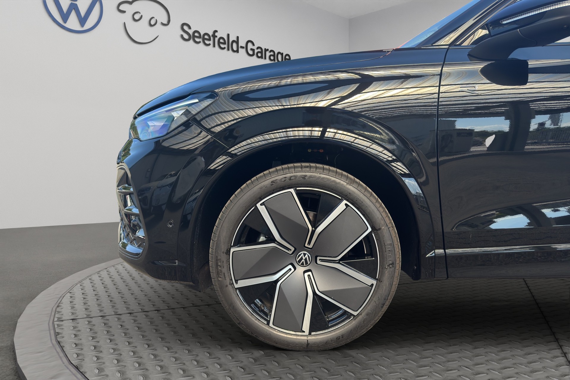 VW Tiguan 2.0 TSI DSG R-Line 4Motion-image-5