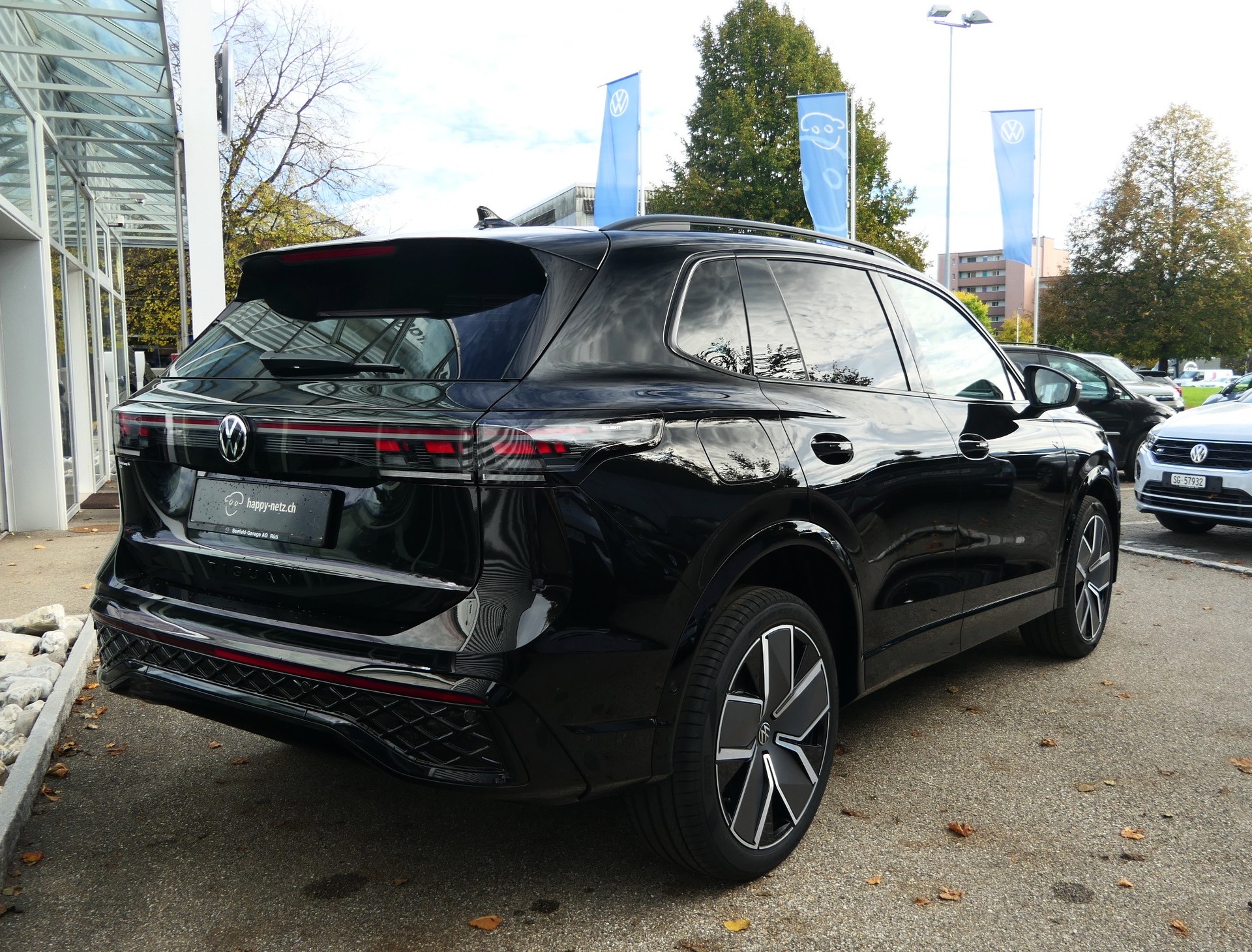 VW Tiguan 2.0 TSI DSG R-Line 4Motion-image-4
