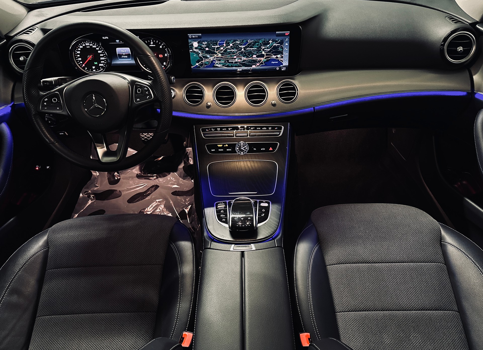 MERCEDES-BENZ E 220 d Avantgarde 4Matic-image-7