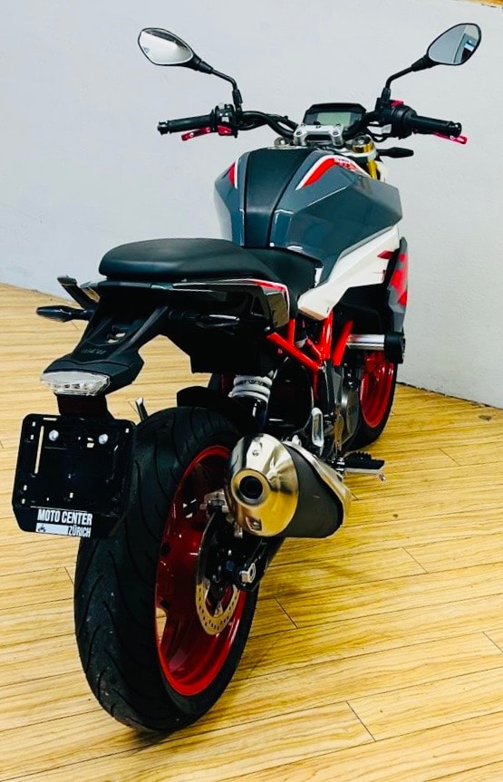 BMW G 310 R-showroom-element-2