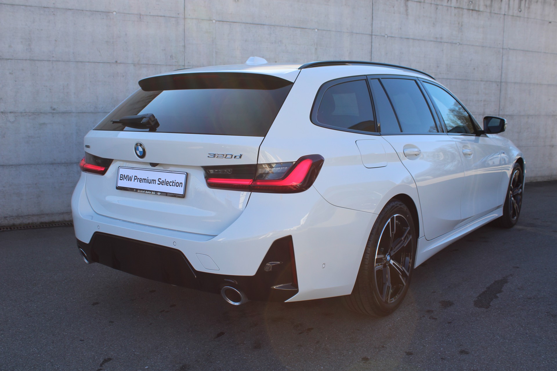 BMW 320d xDrive Touring M Sport-image-3