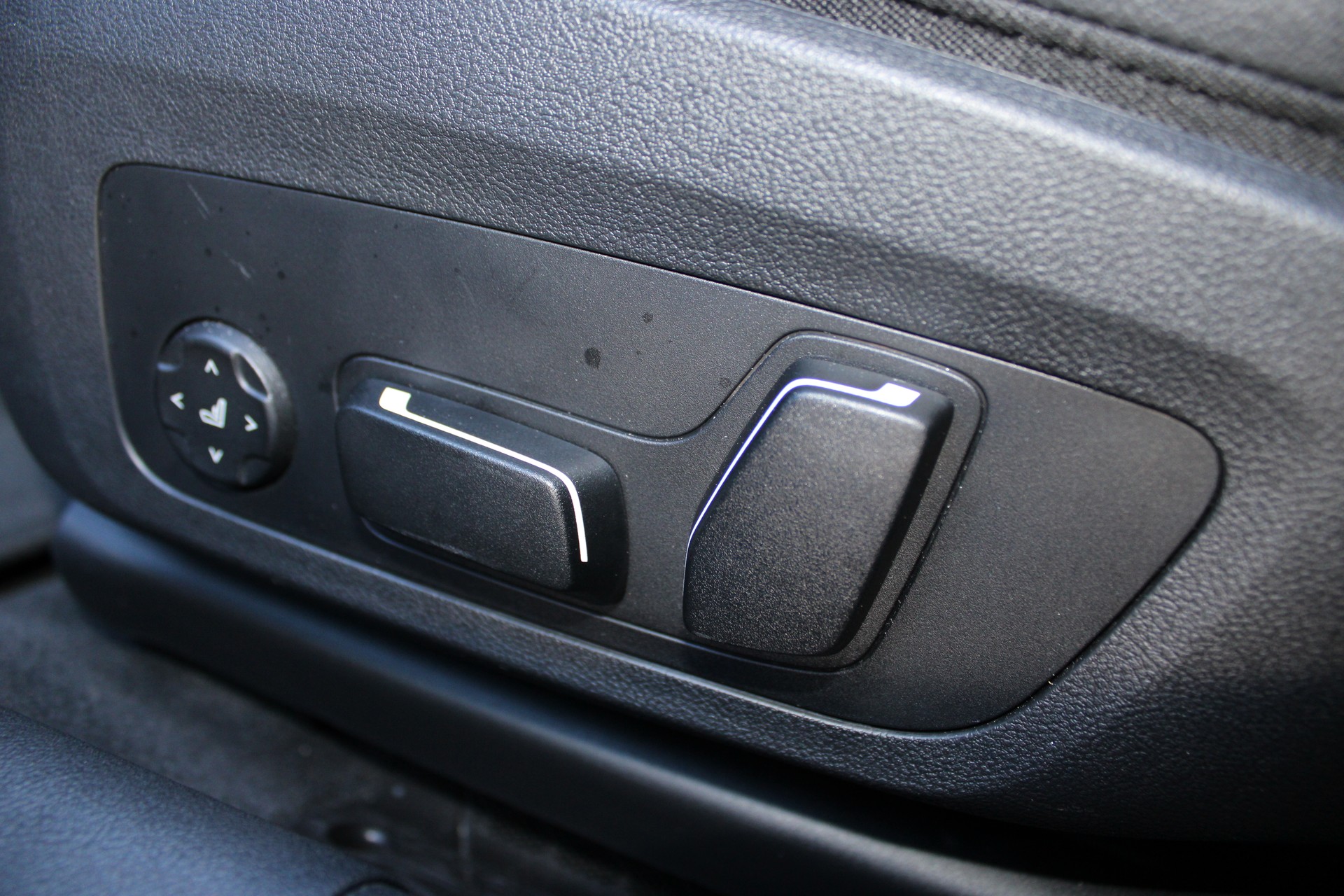 BMW 320d xDrive Touring M Sport-image-16