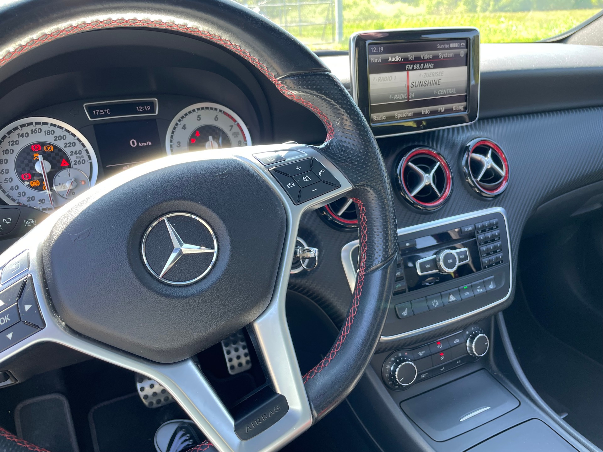 MERCEDES-BENZ A 250 Sport 7G-DCT-image-7